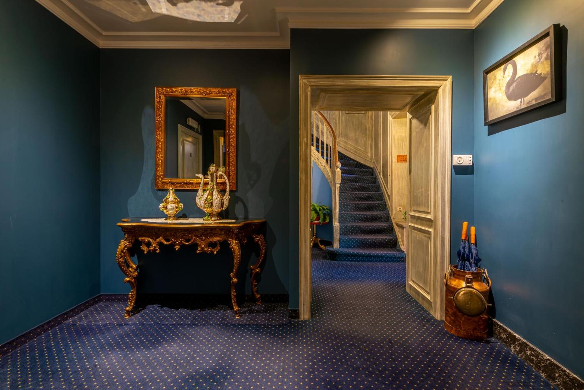 The Black Swan Hotel