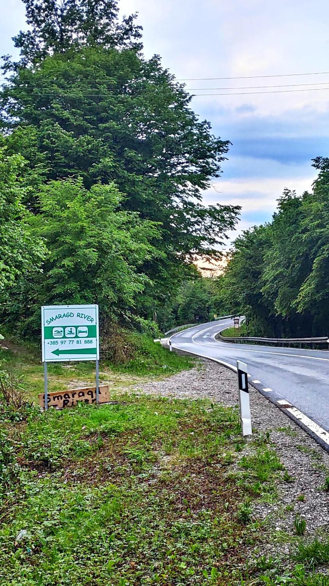 SMARAGD RIVER near Rastoke & Plitvice Lakes