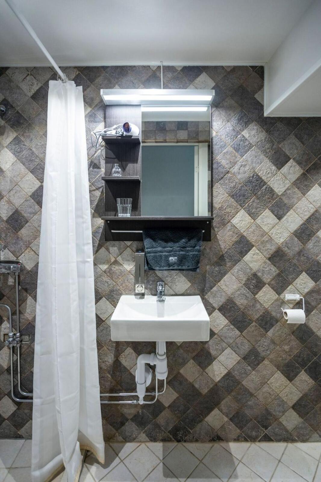 Standard Einzelzimmer mit Gemeinschaftsbad