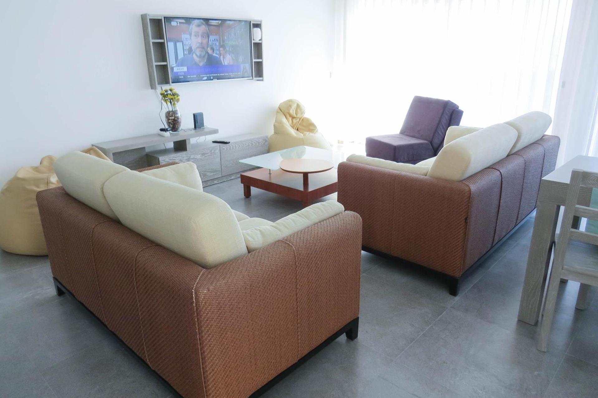 Communal lounge/ TV room