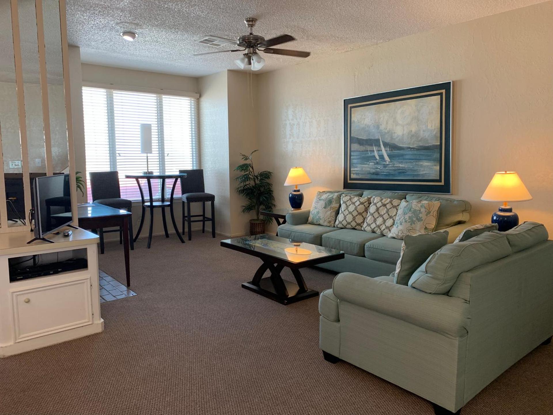 Communal lounge/ TV room