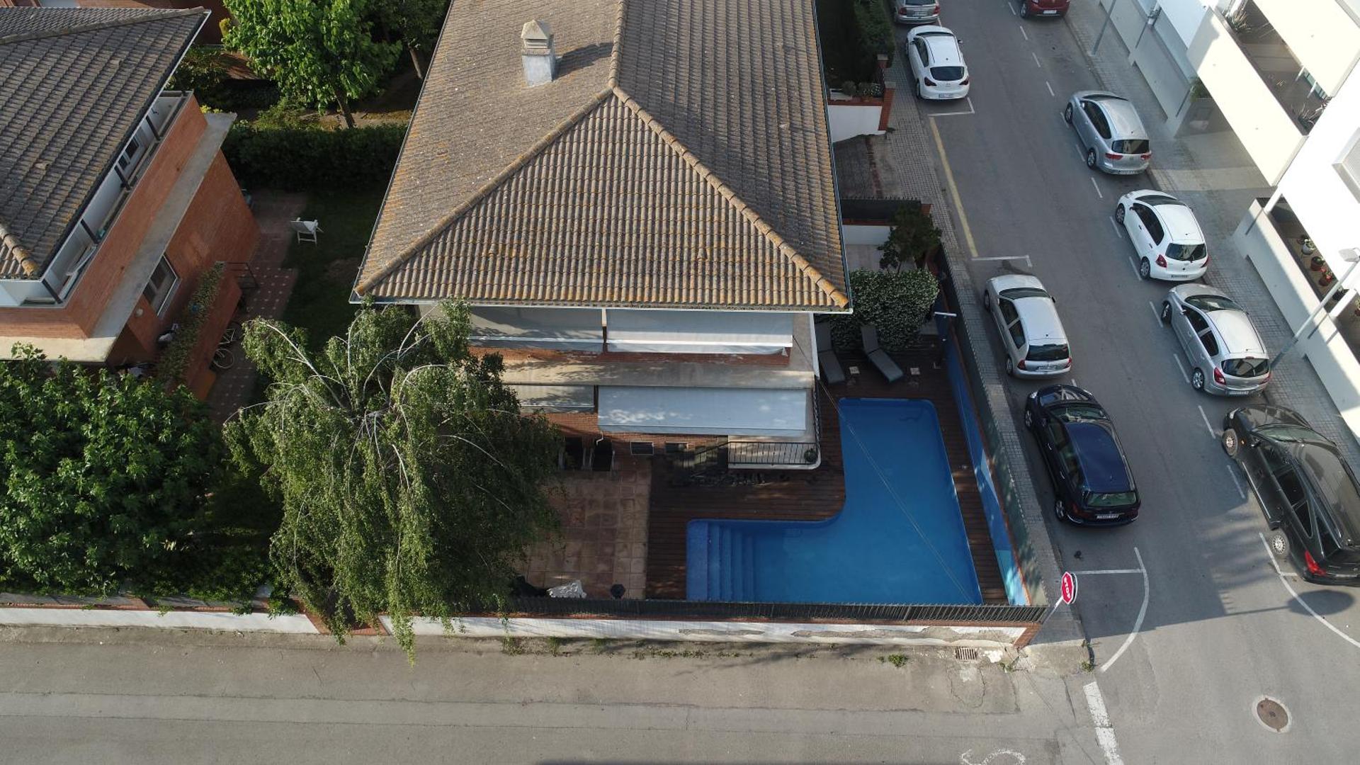 HOUSE OF JOY , CASA EN BANYOLES