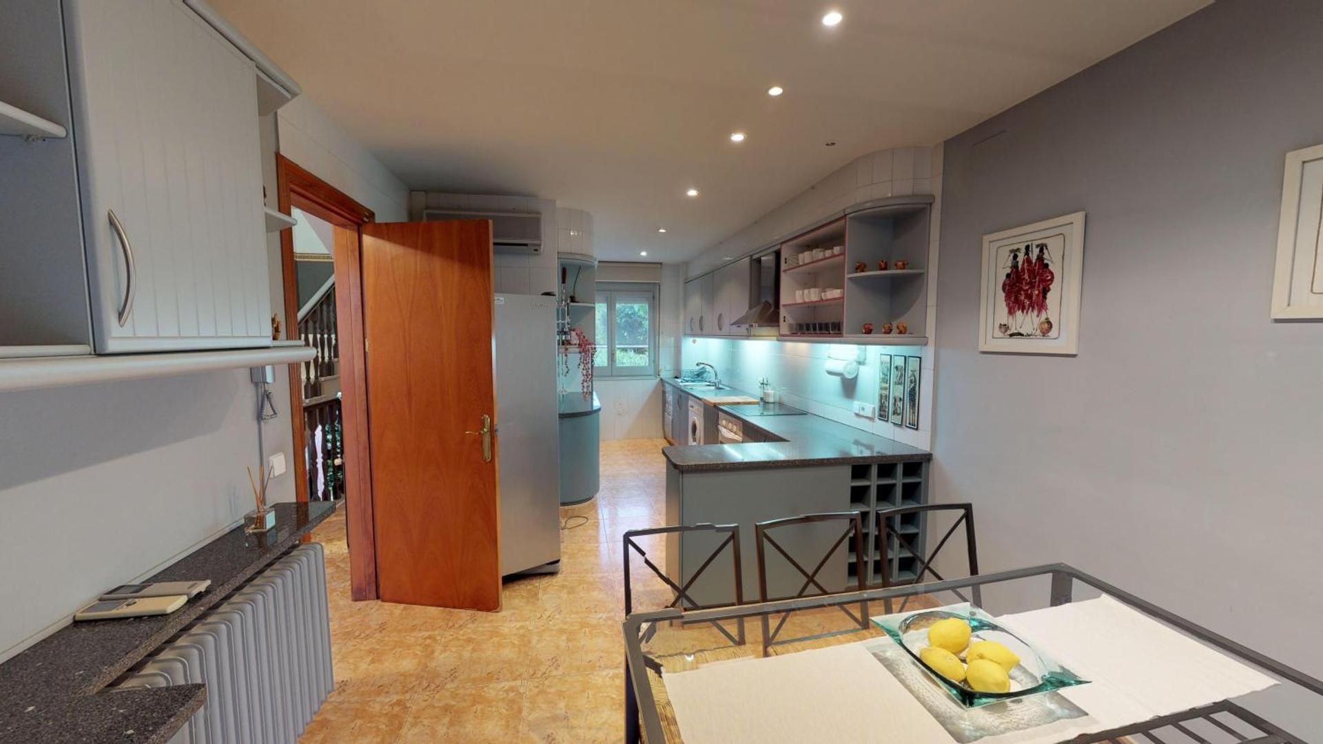 HOUSE OF JOY , CASA EN BANYOLES