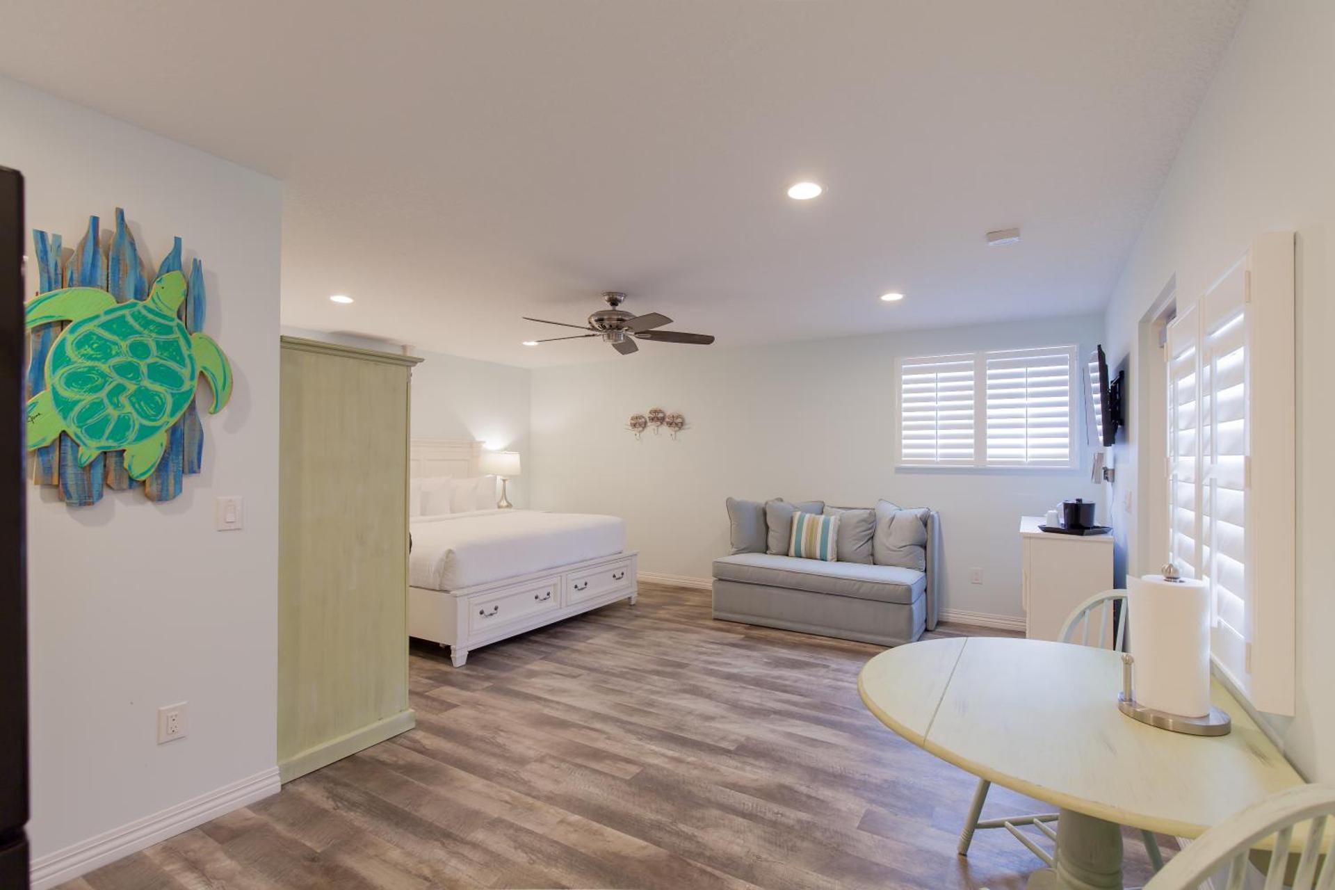 King Room with Pool View