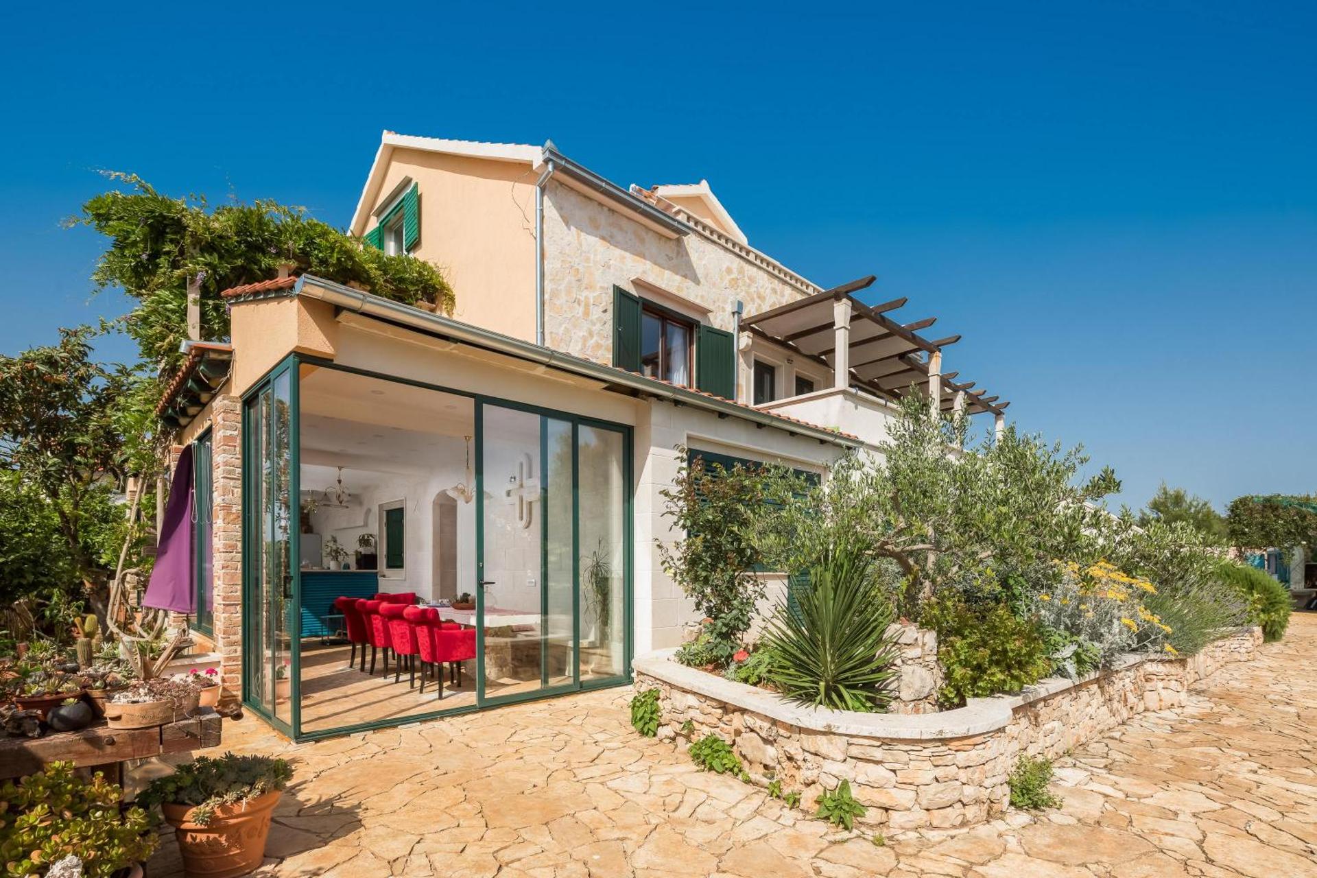 Apartments Dalmatinska Kuća