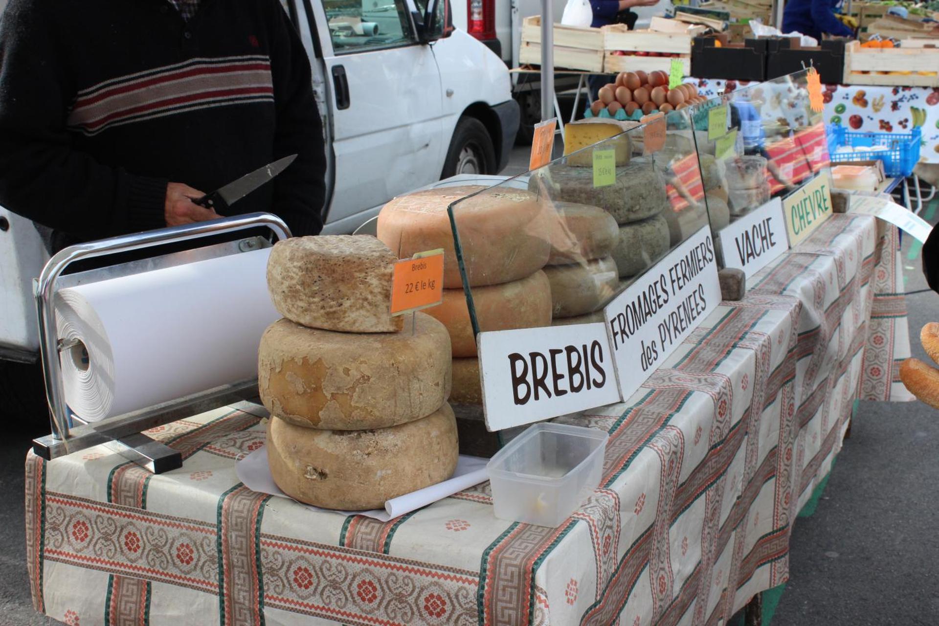 Les Landes avec piscine et près du lac