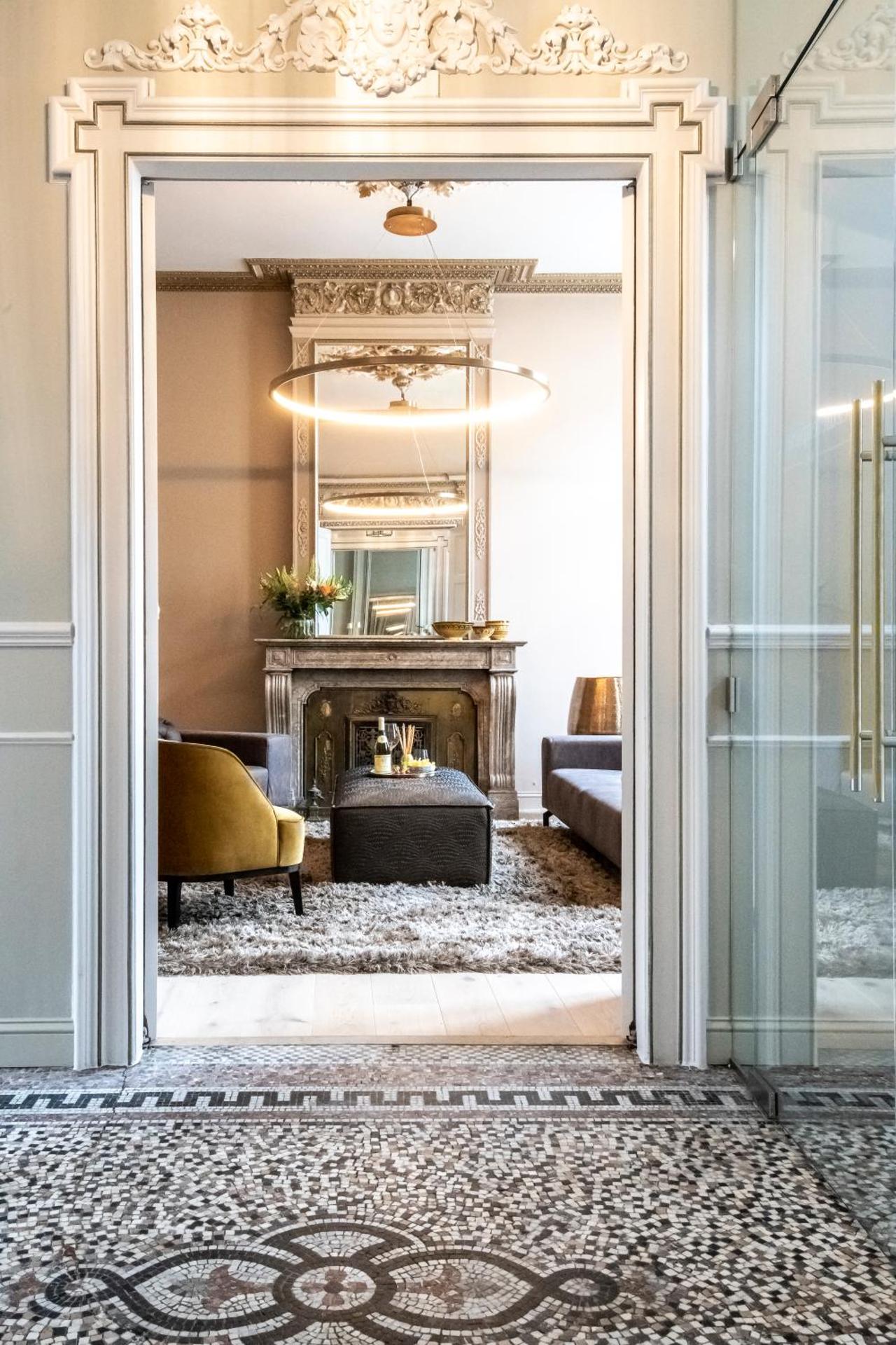 Communal lounge/ TV room