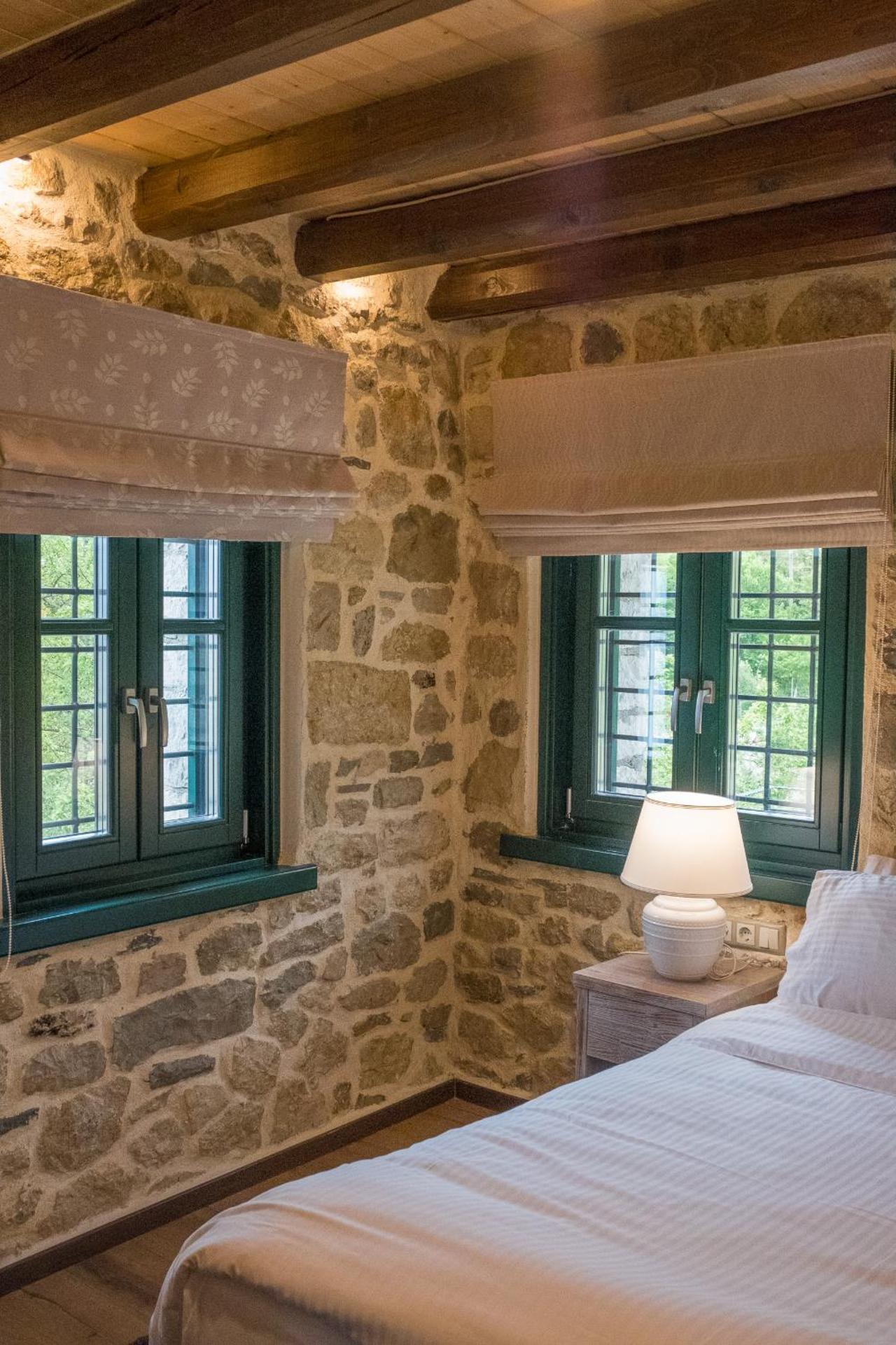 Hotel Arhontiko Vourloka