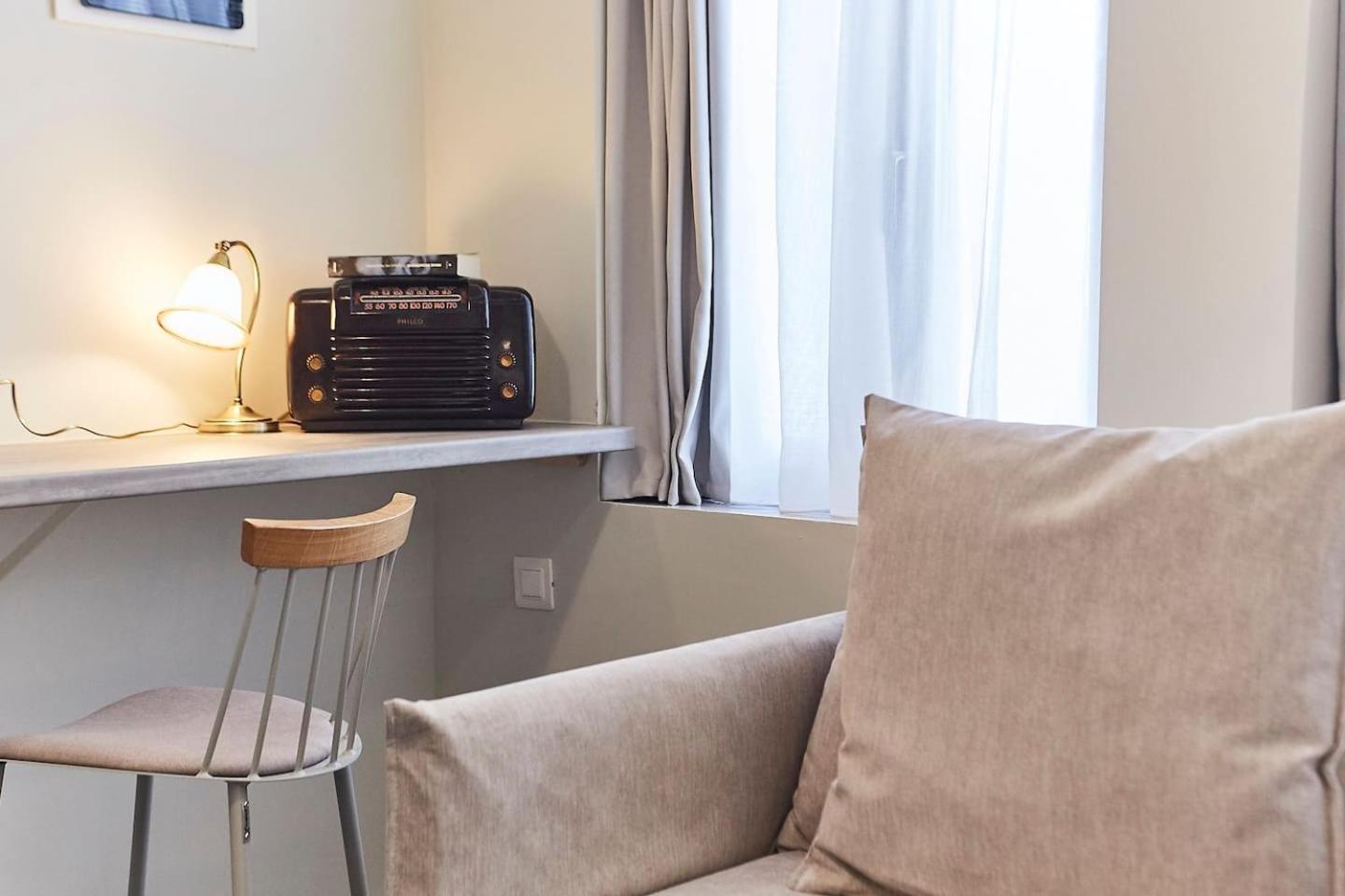 Stay in a hip decorated studio near Acropolis!