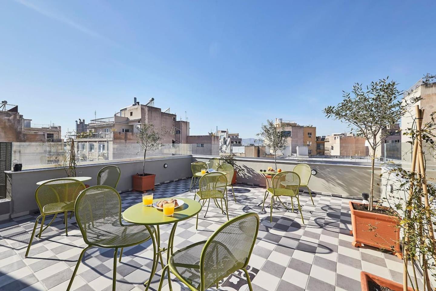 Stay in a hip decorated studio near Acropolis!