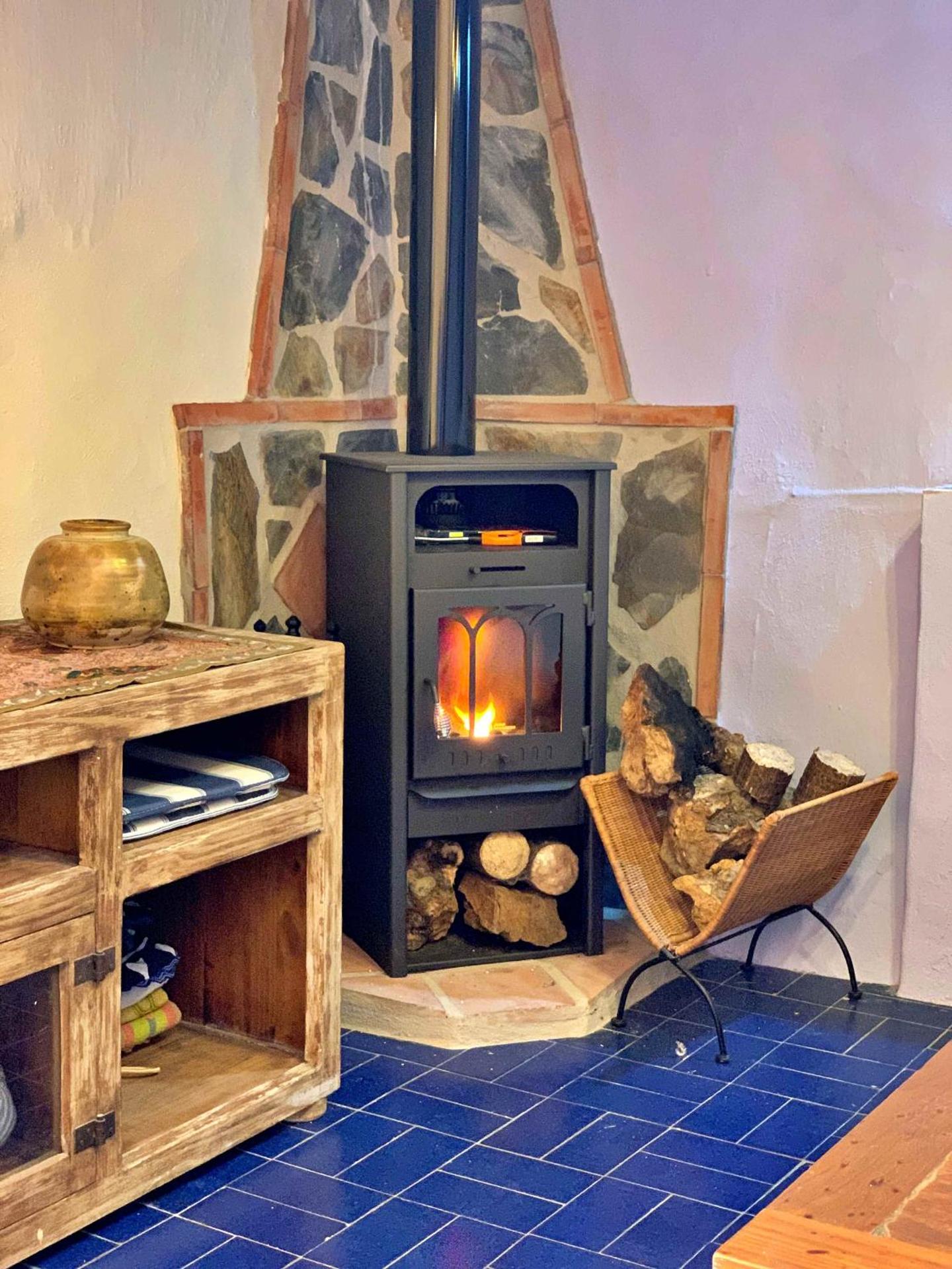 Casa Mandarina centro de Cómpeta con chimenea y terraza con vistas By AndaraHolidays