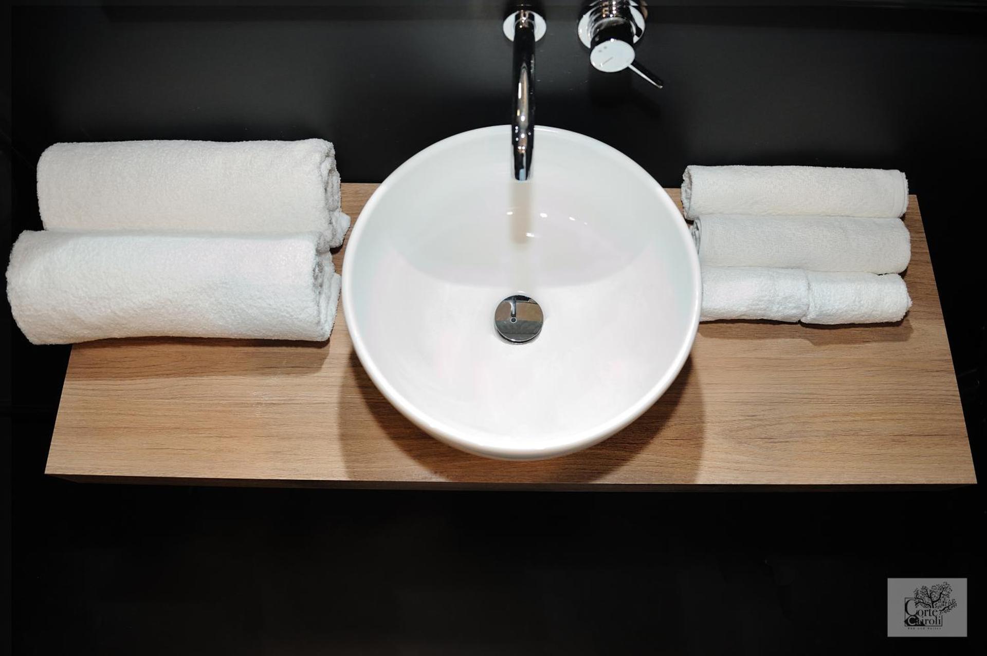 Corte Cairoli B&B and Suites