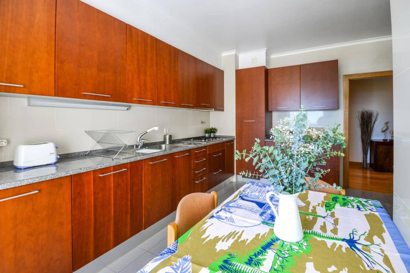 Fantastic Seaside Family Apartment with Pool