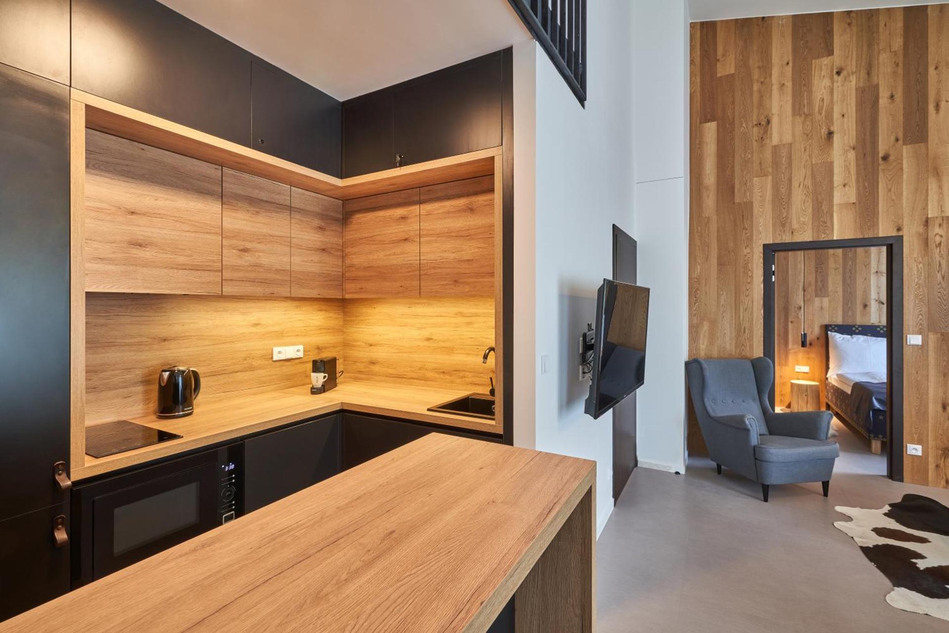 Kitchen or kitchenette