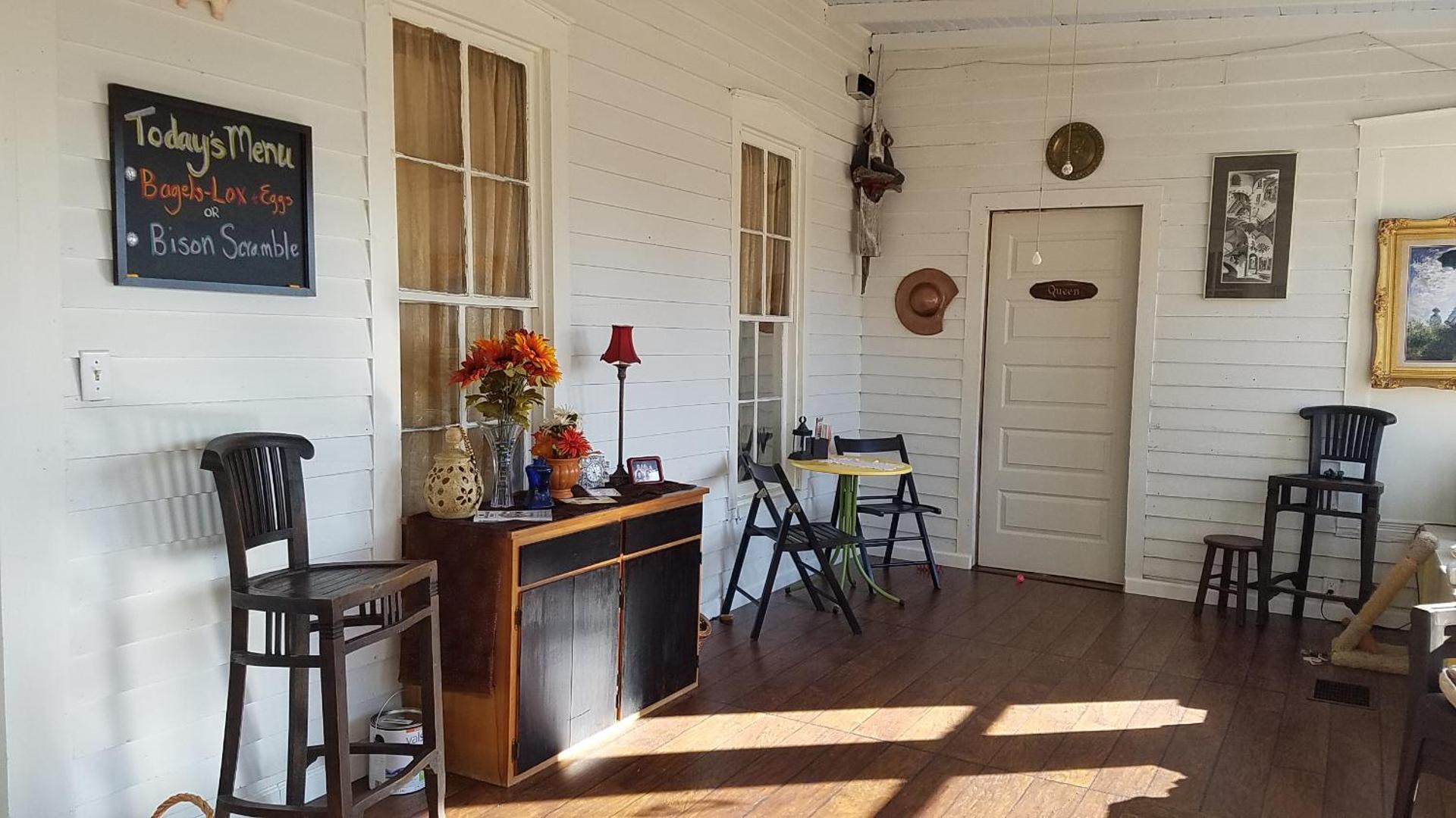 Communal lounge/ TV room