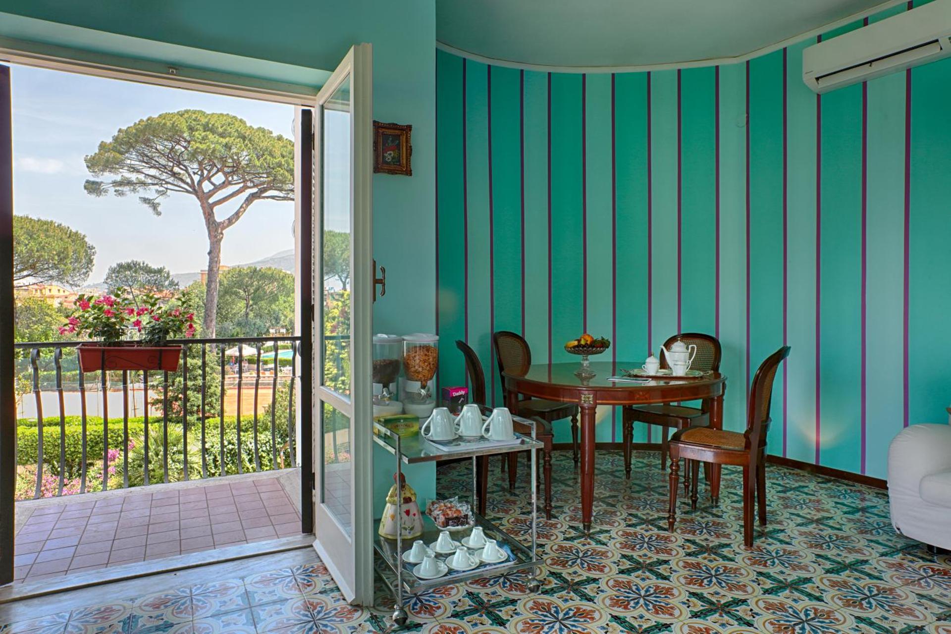 Coffee/tea facilities