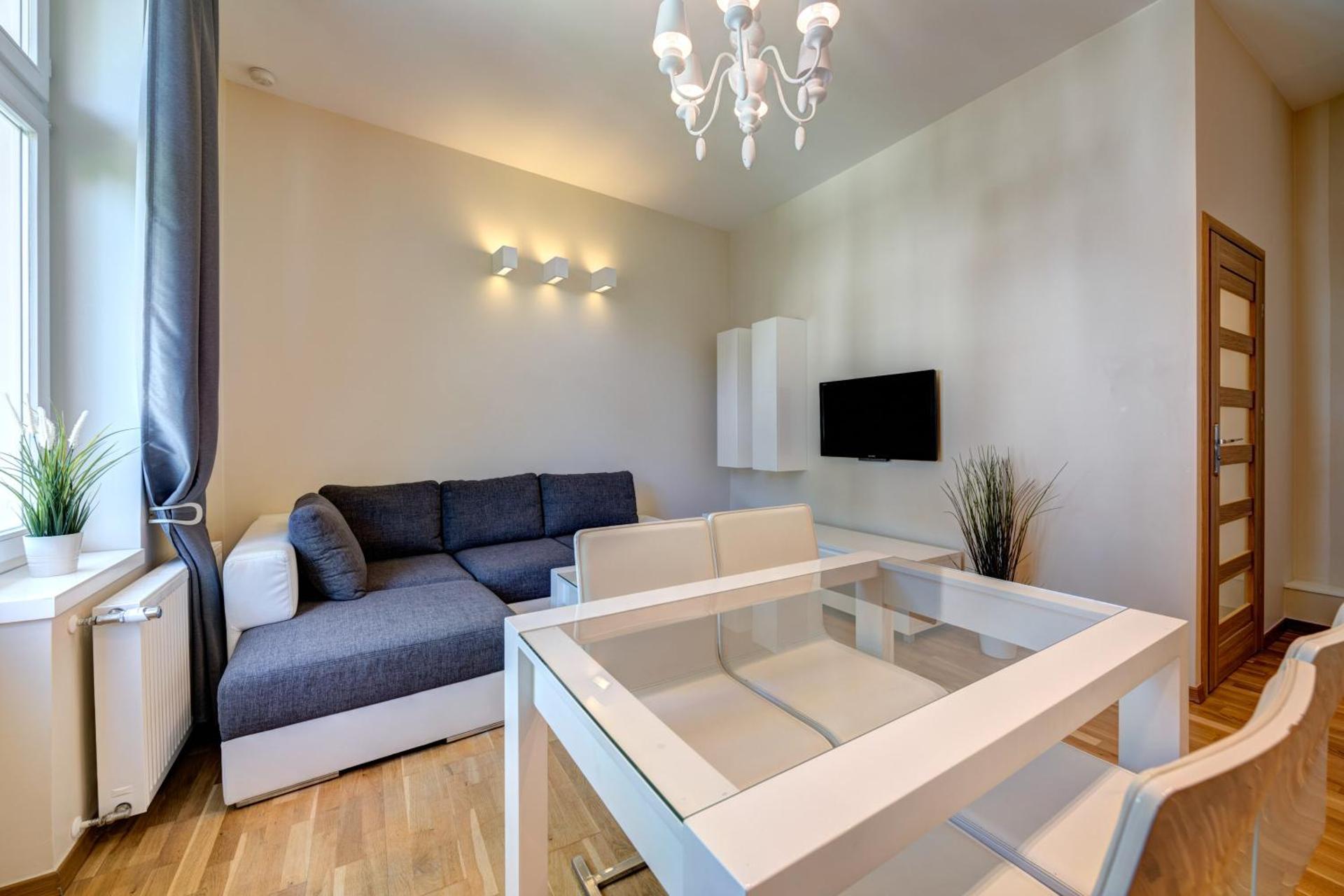 DR Apartments - Frank