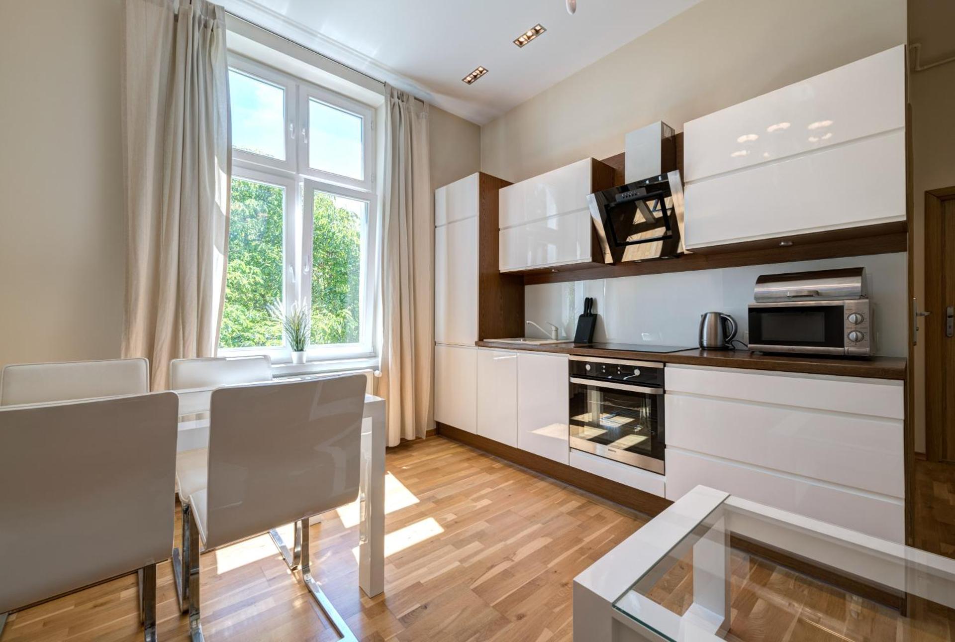 DR Apartments - Frank