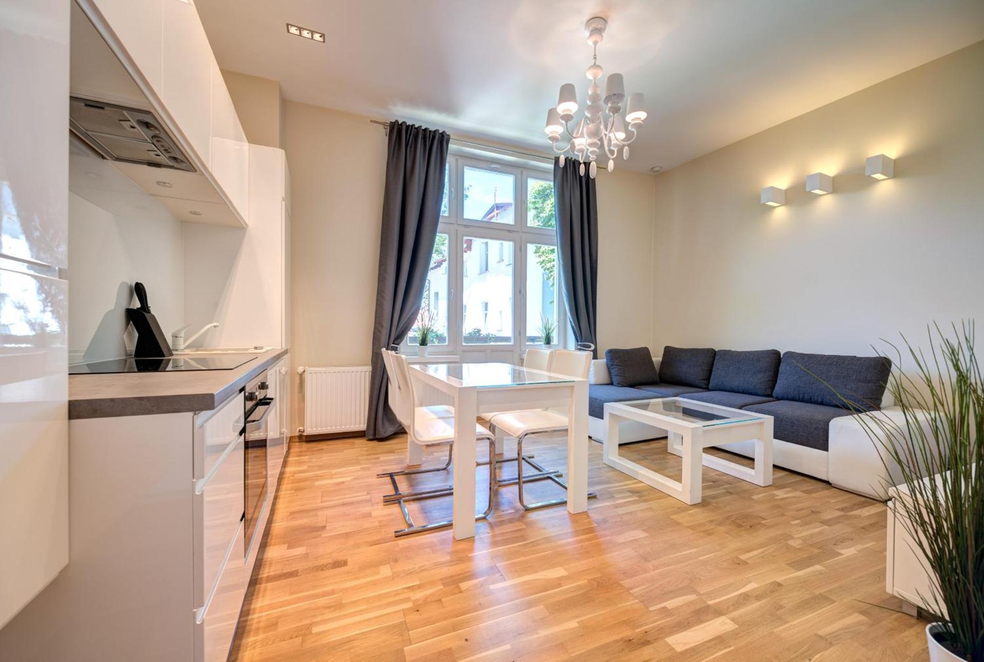 DR Apartments - Frank