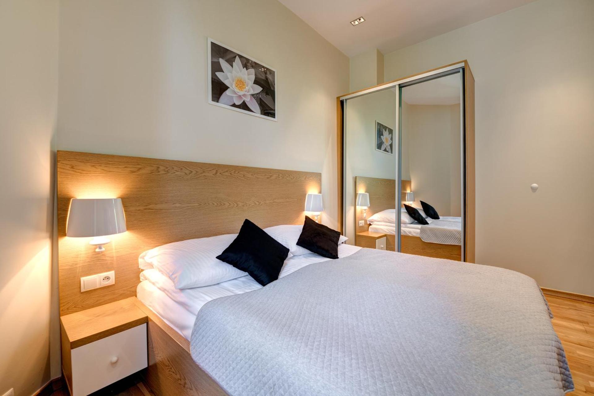 DR Apartments - Frank