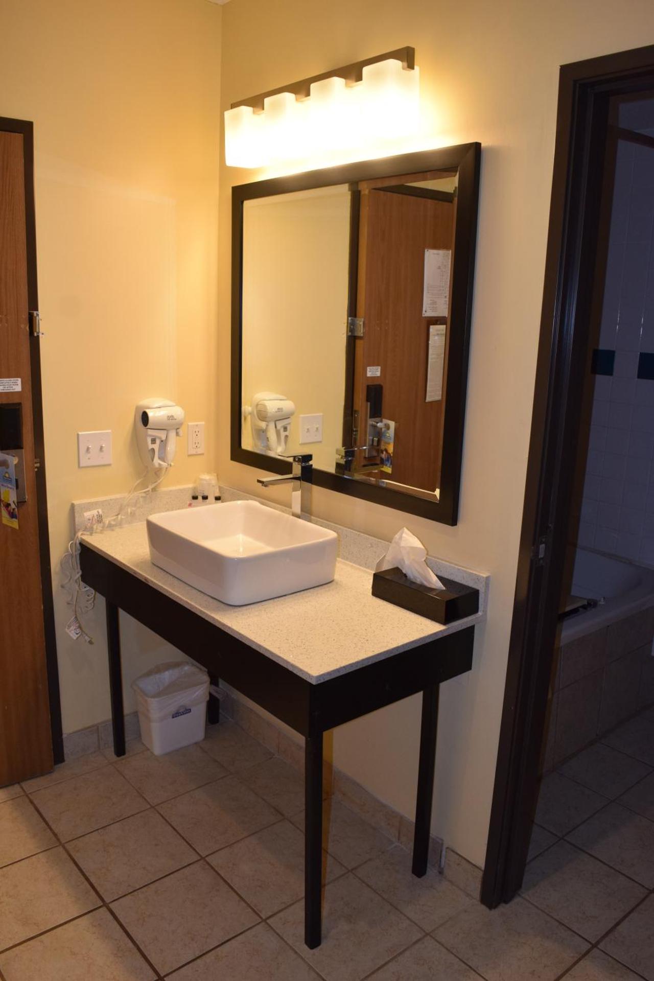 King Studio Suite - Non-Smoking