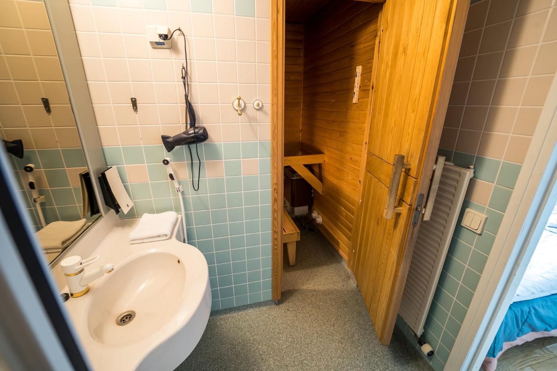 Manor Twin Room with Sauna