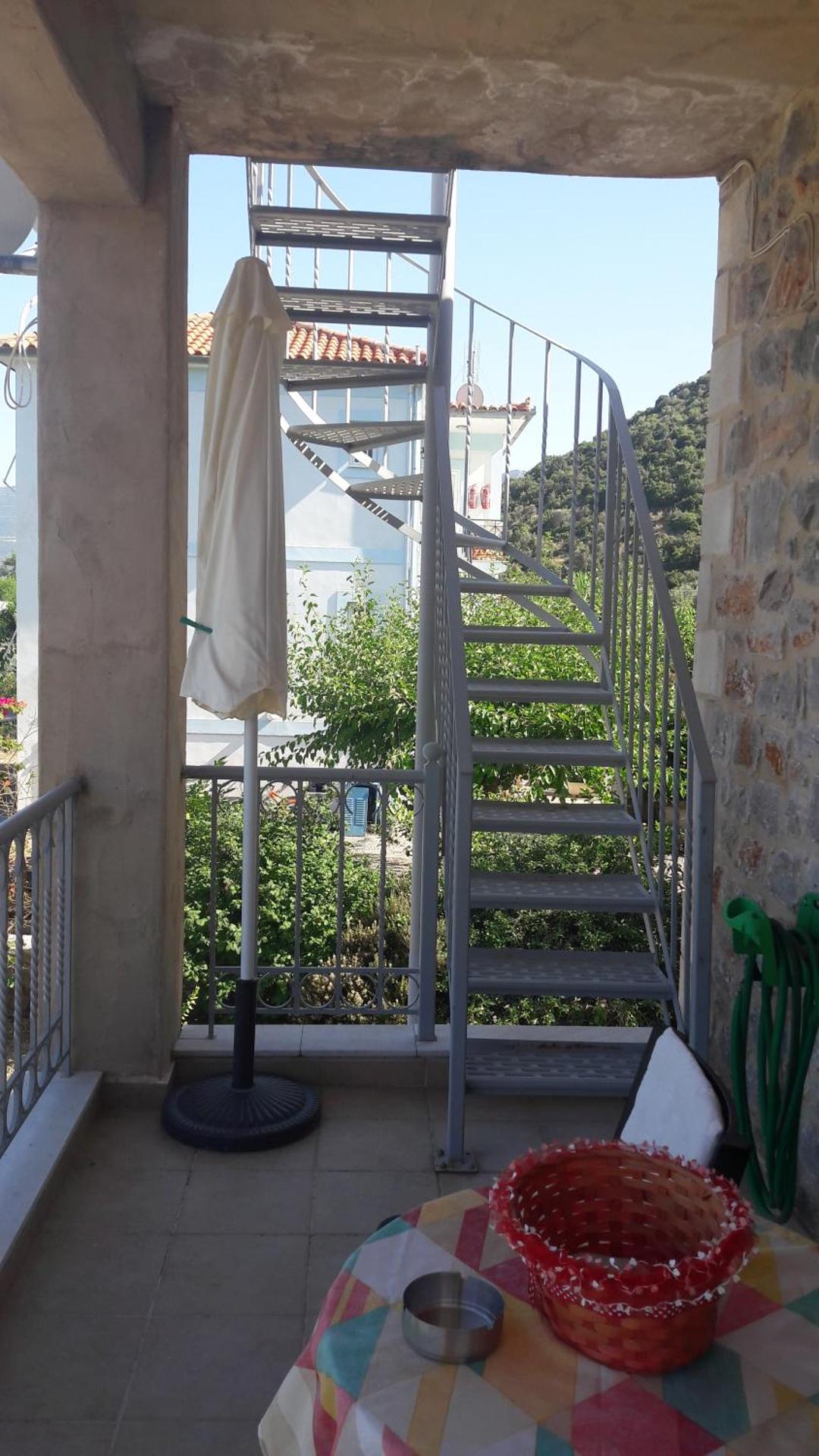 Apartment with Garden View