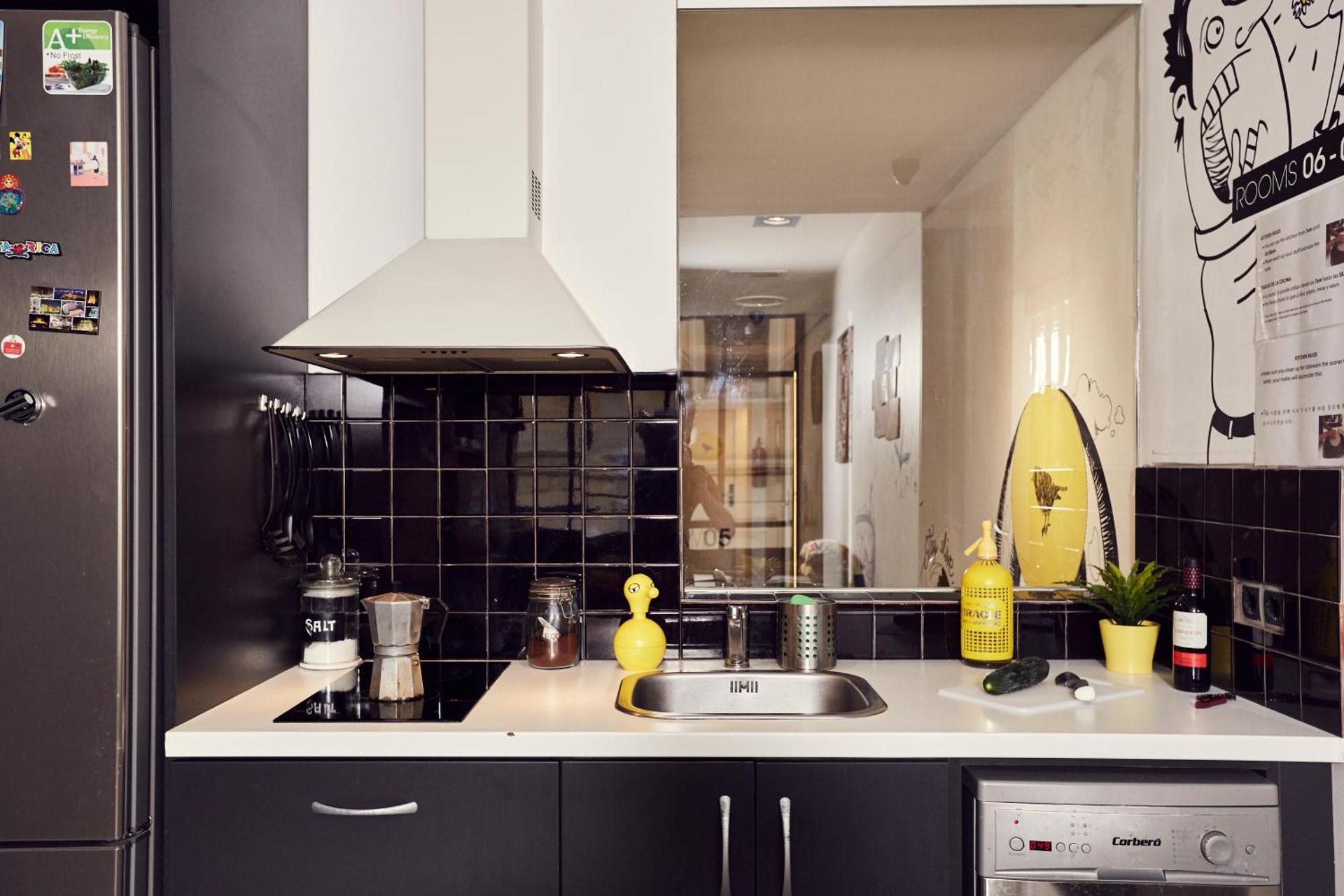 Kitchen or kitchenette