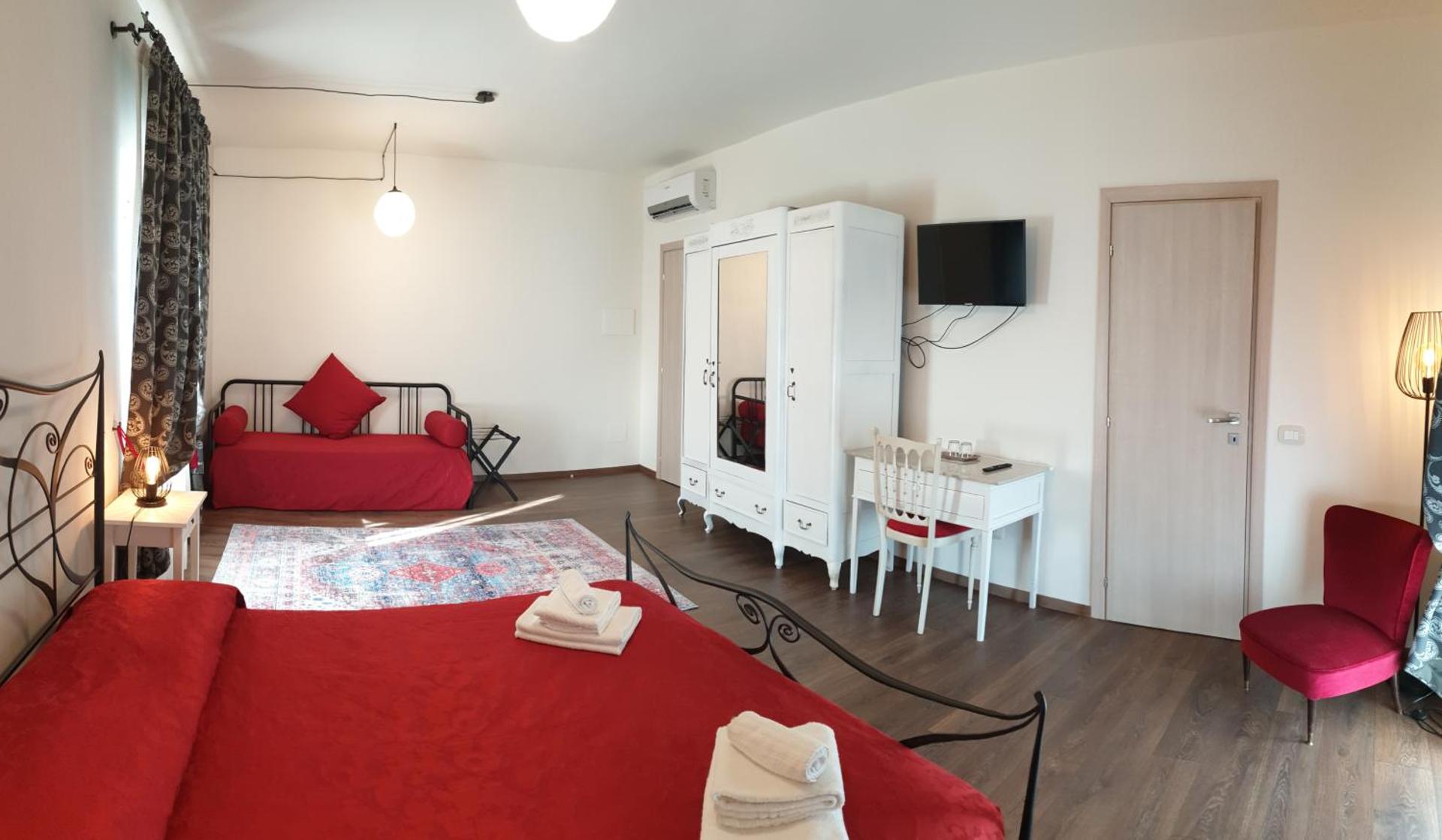 Photo of the whole room