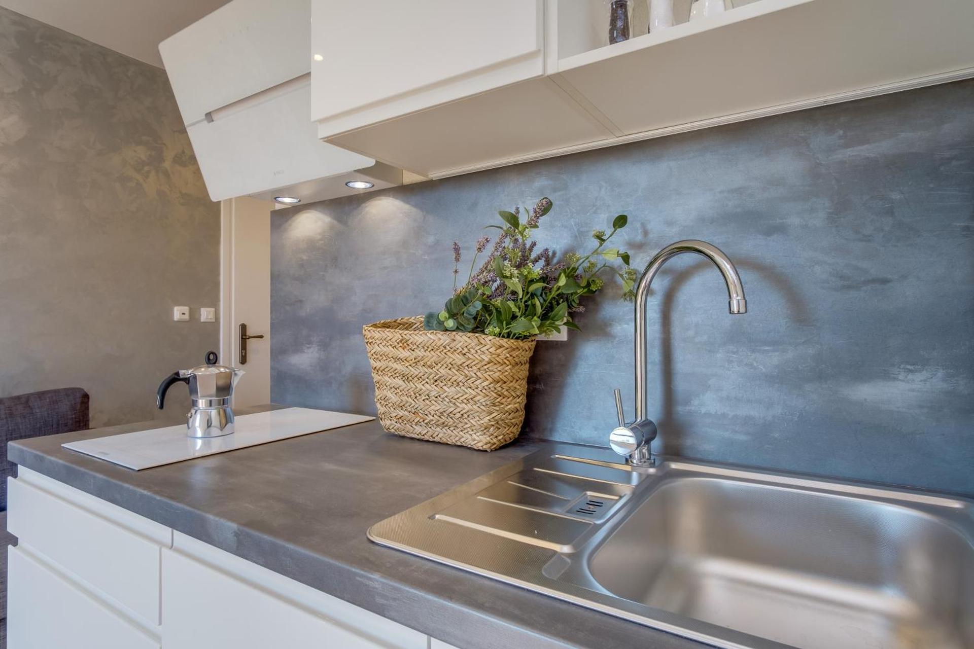 Kitchen or kitchenette