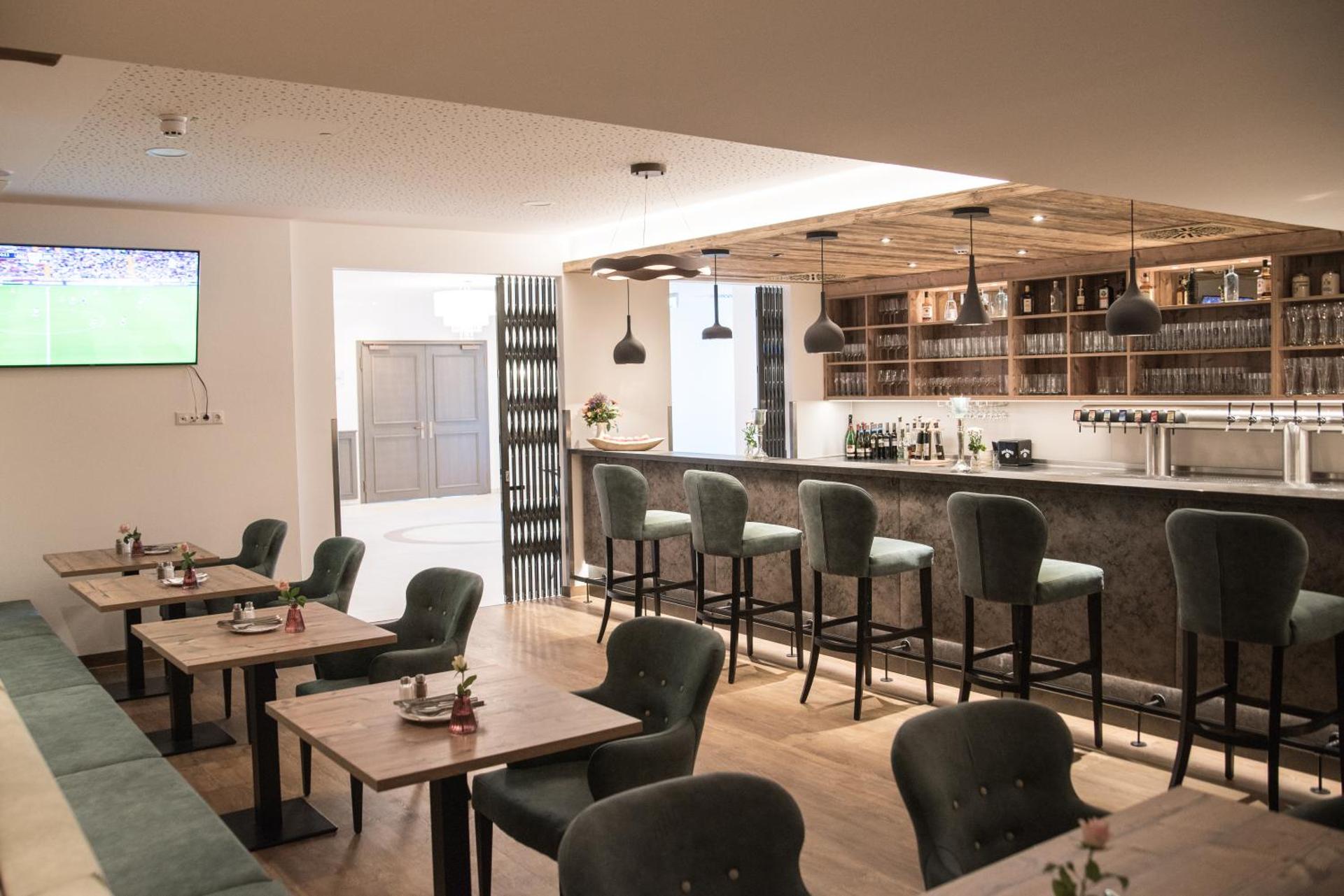 Communal lounge/ TV room