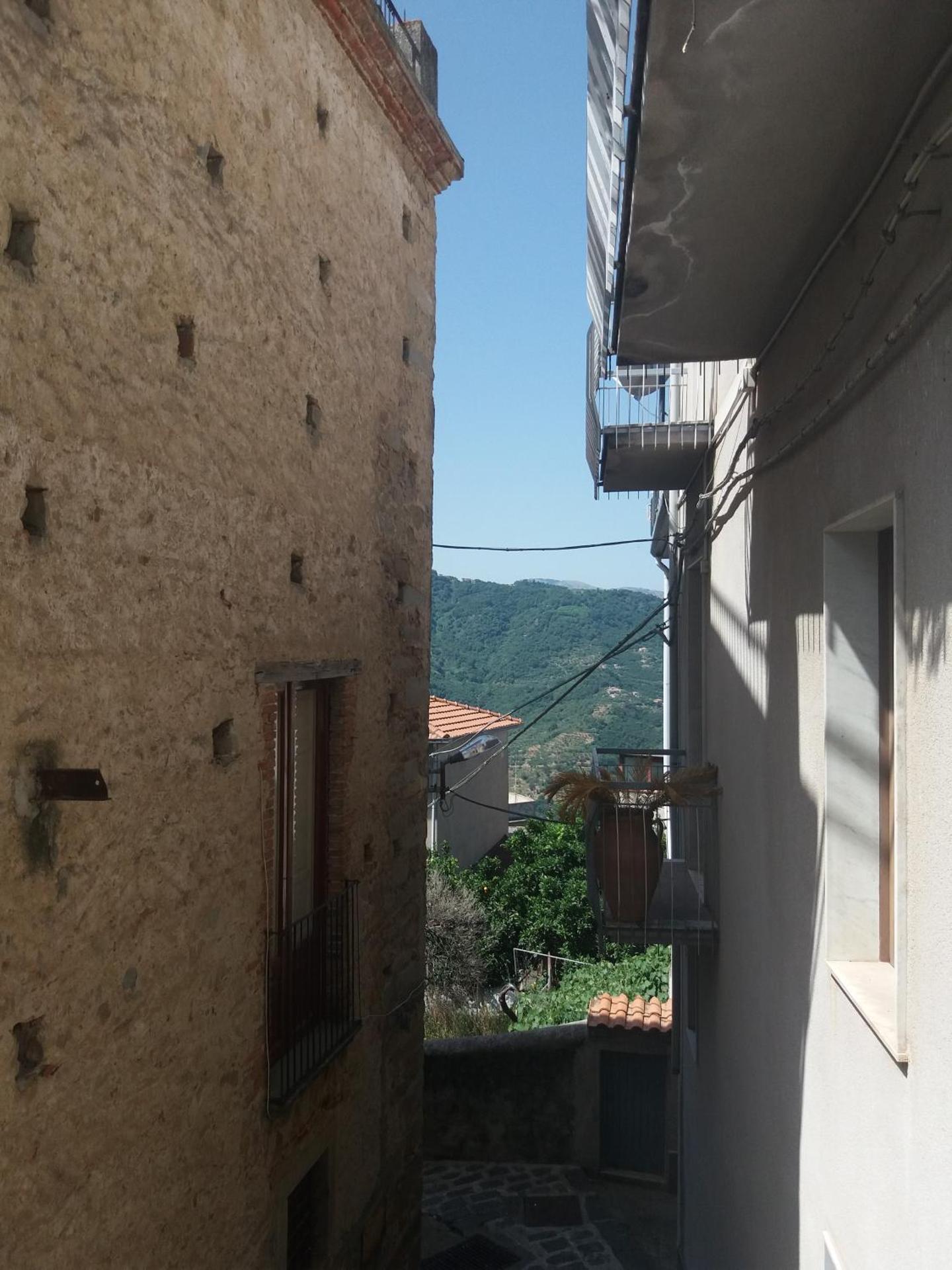 Monolocale in via San Sebastiano Ficarra