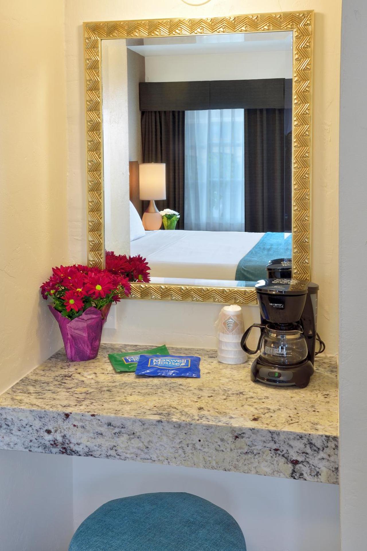 Coffee/tea facilities