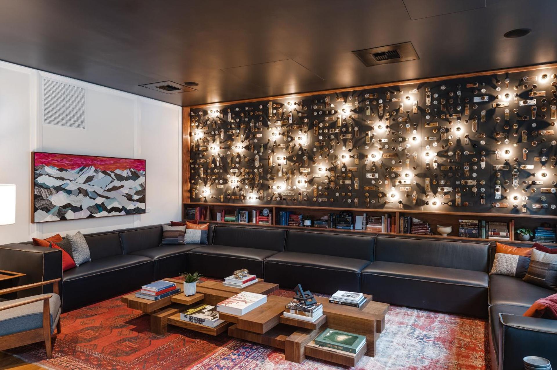 Communal lounge/ TV room