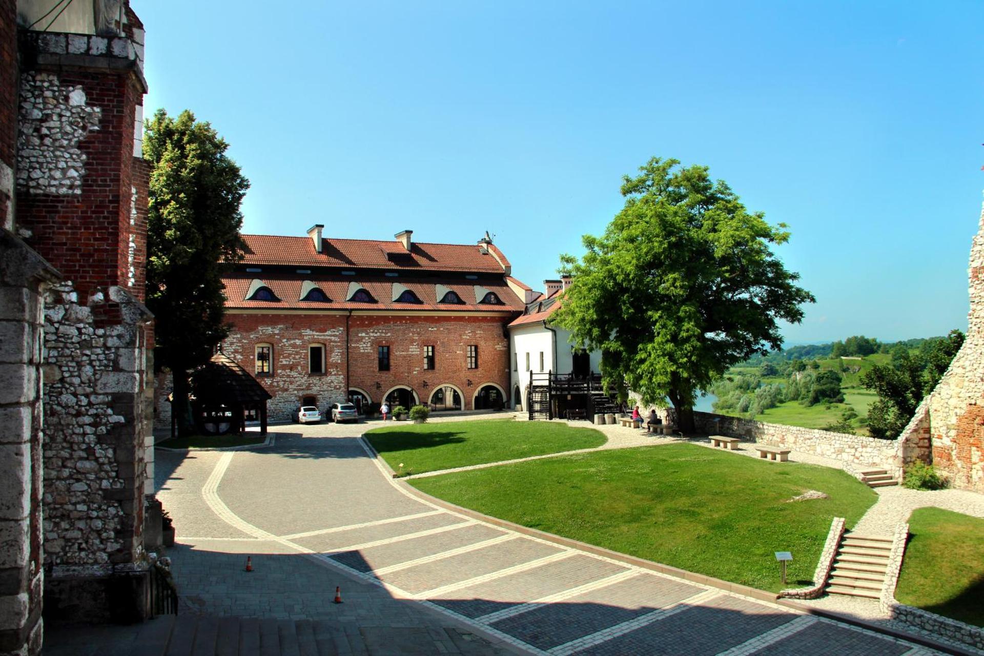 Dom Gości Opactwa Benedyktynów