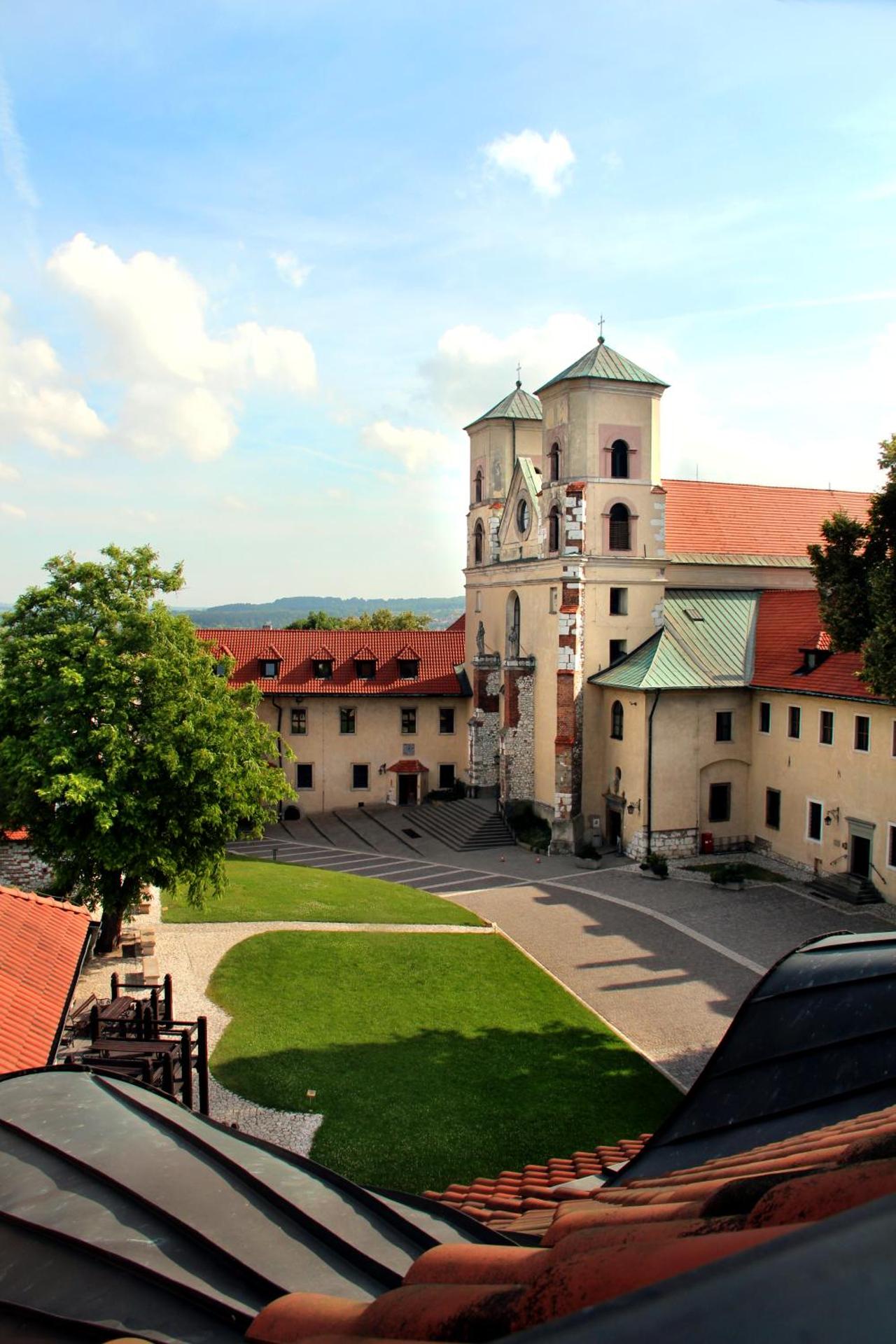 Dom Gości Opactwa Benedyktynów