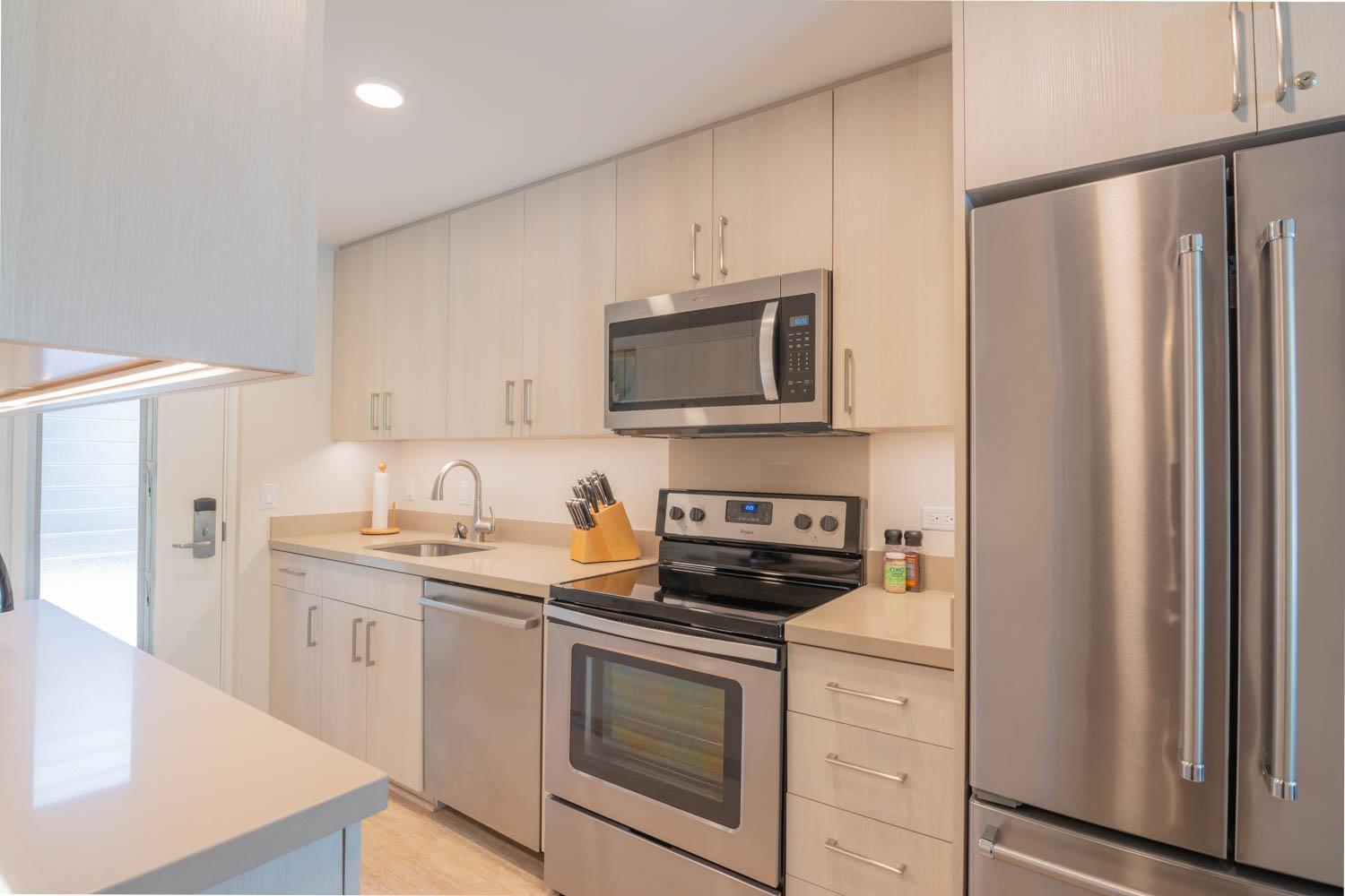 Nāpili Surf Beach Resort by Castle