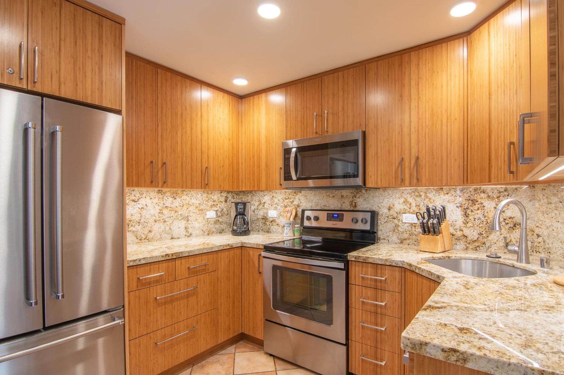 Nāpili Surf Beach Resort by Castle