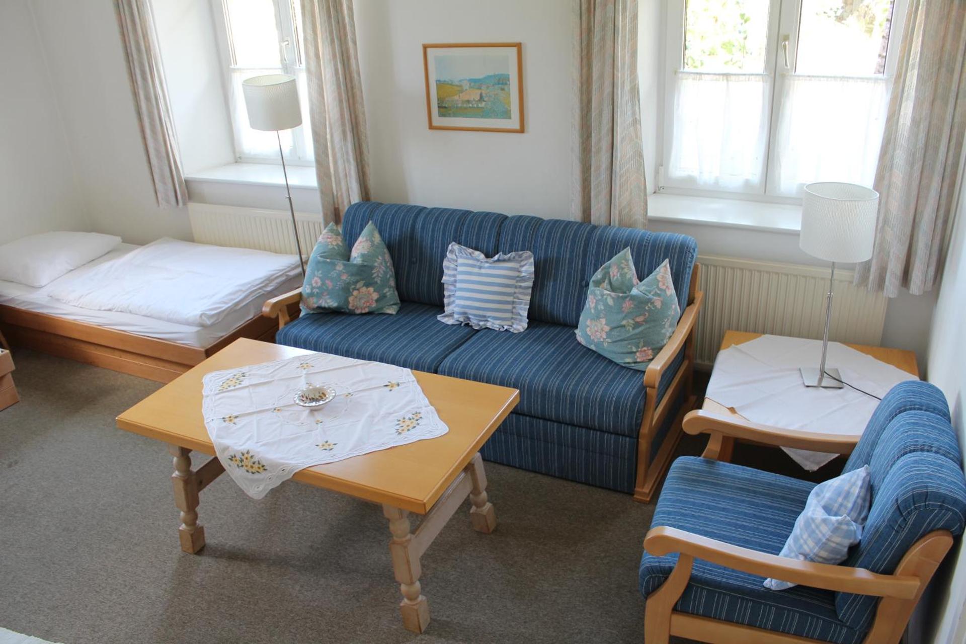 Villa Waldfrieden - Ferienwohnungen und -Haus