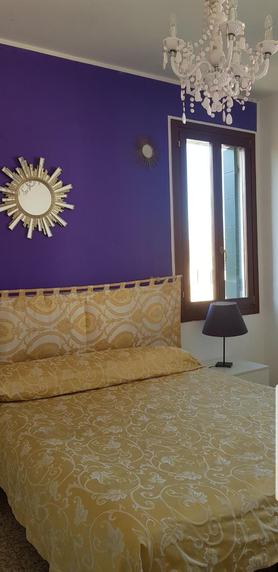 Calle Rielo great canal view