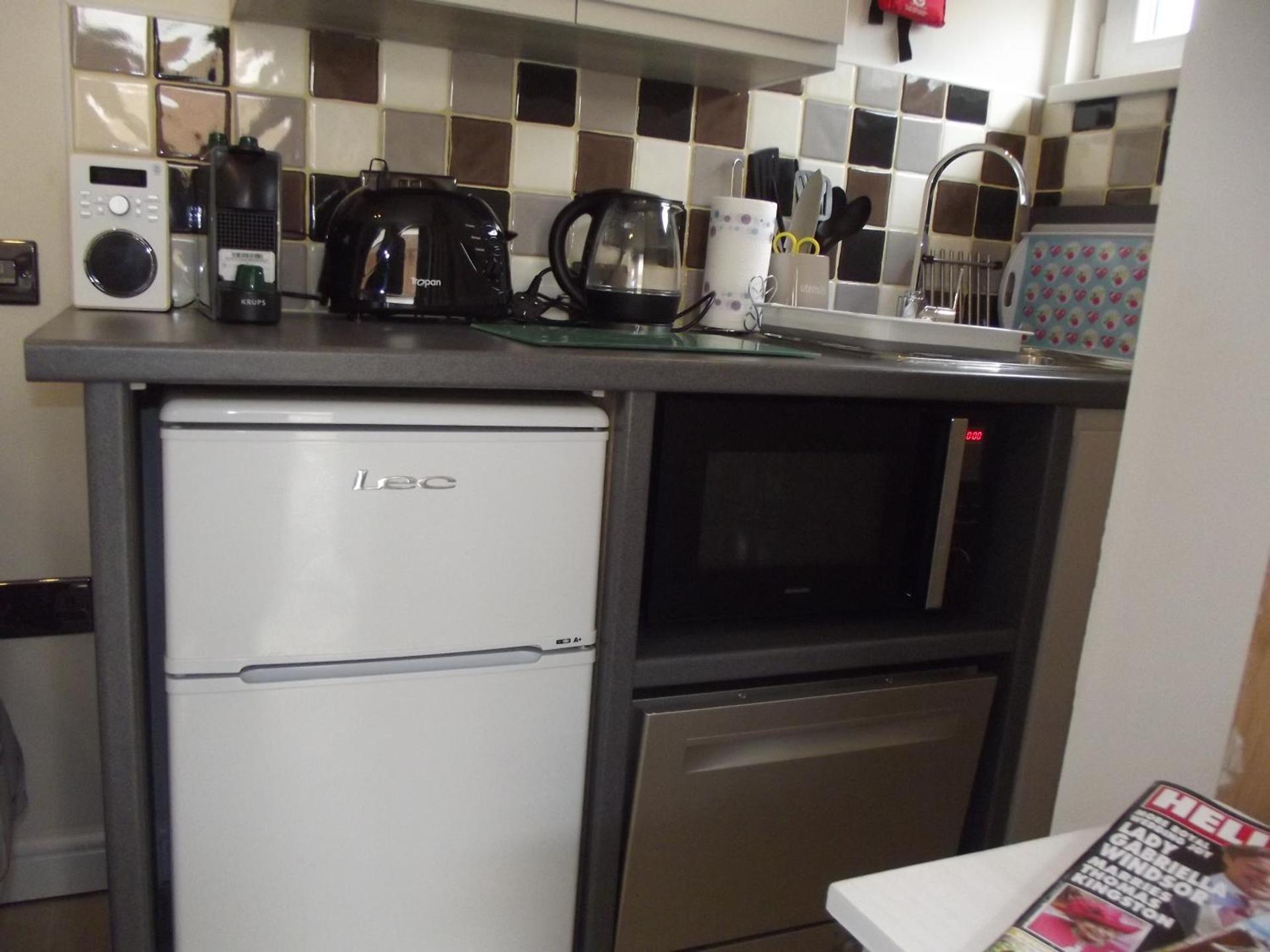 Auntie Bett's - Cosy Double Bedded Ensuite Room with Mini Kitchen