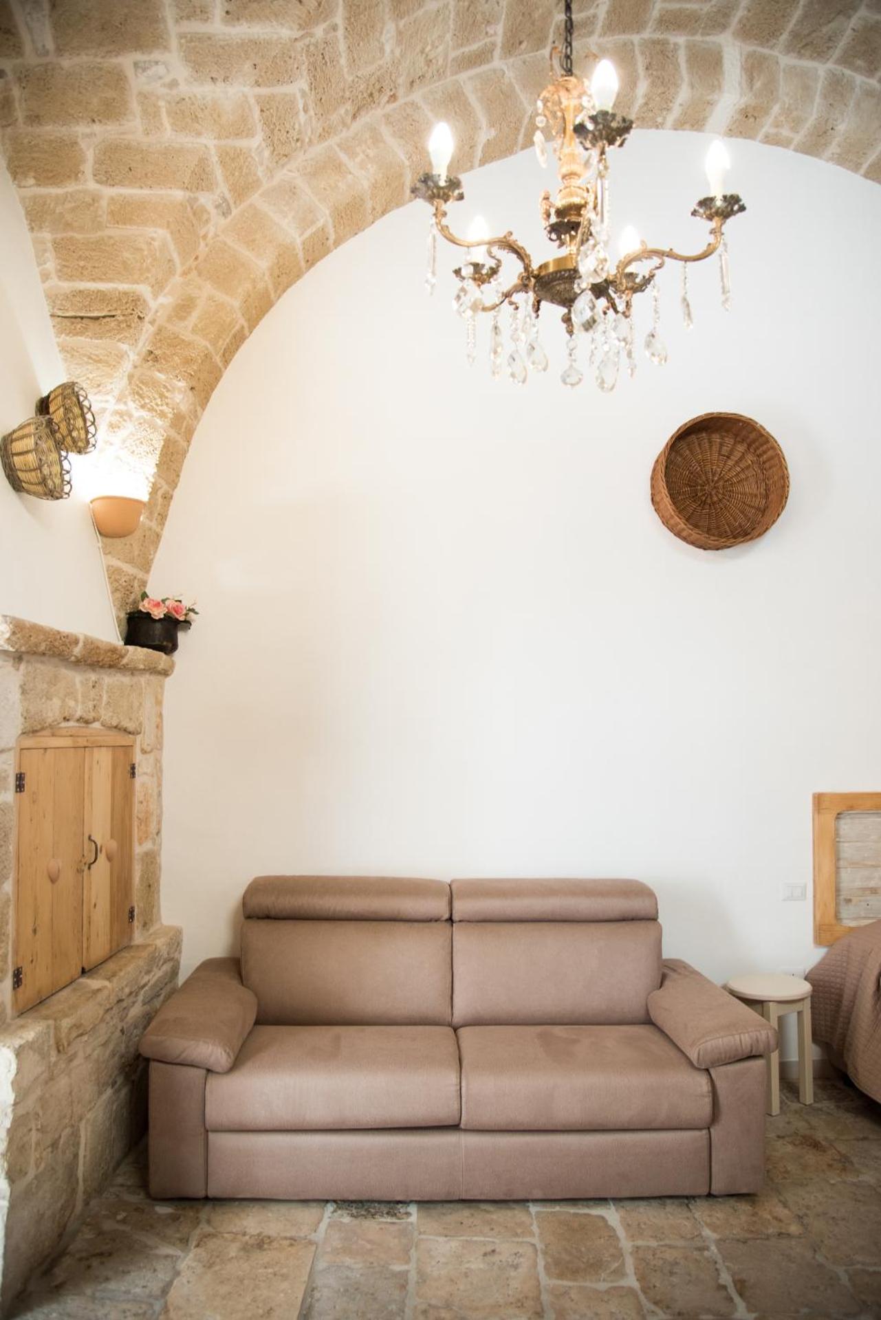 Piazza Duomo - Medieval Puglia's House