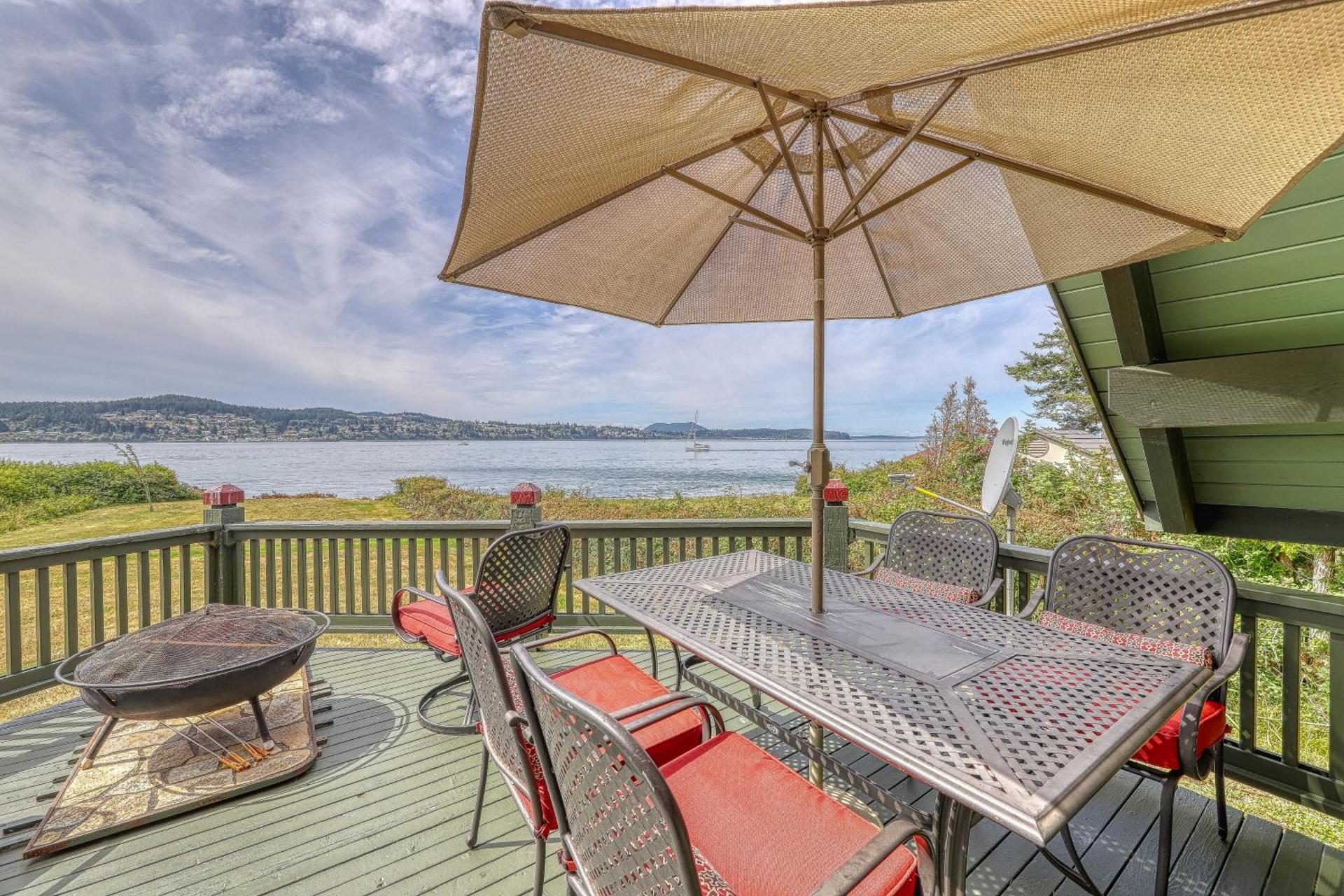 Rustic Guemes Beach Cabin