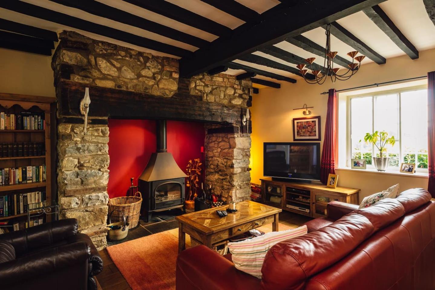 Communal lounge/ TV room