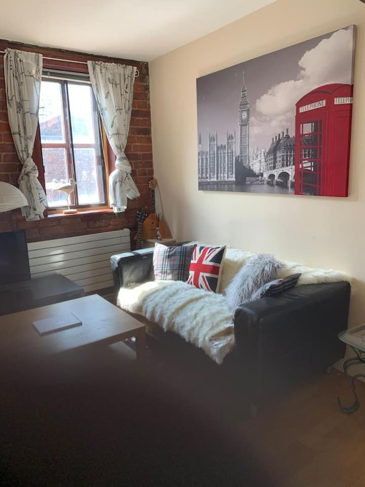 2 Bed Duplex Penthouse Apartment by Mathew Street Sleeps 6
