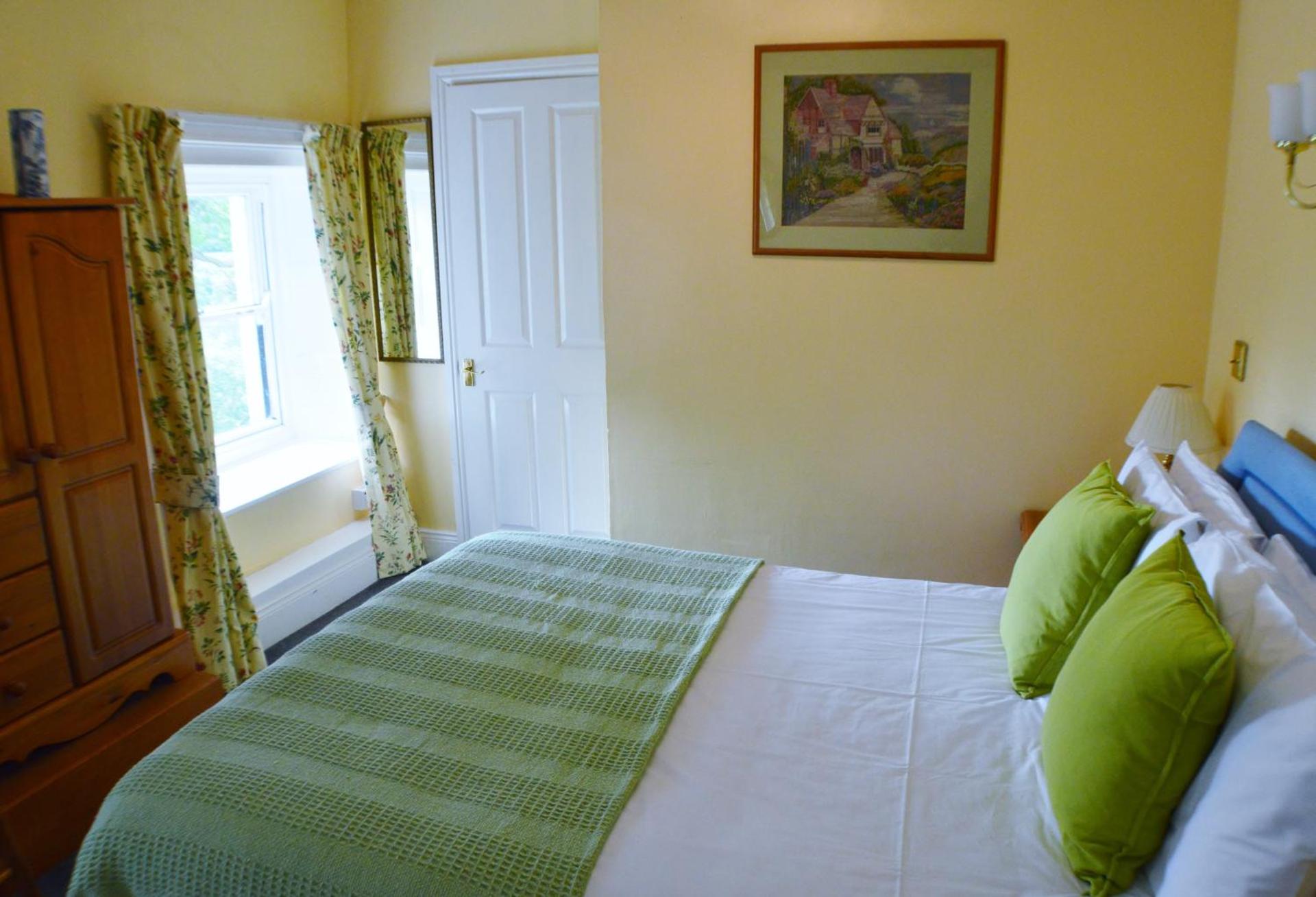 Lowbyer Manor Country House