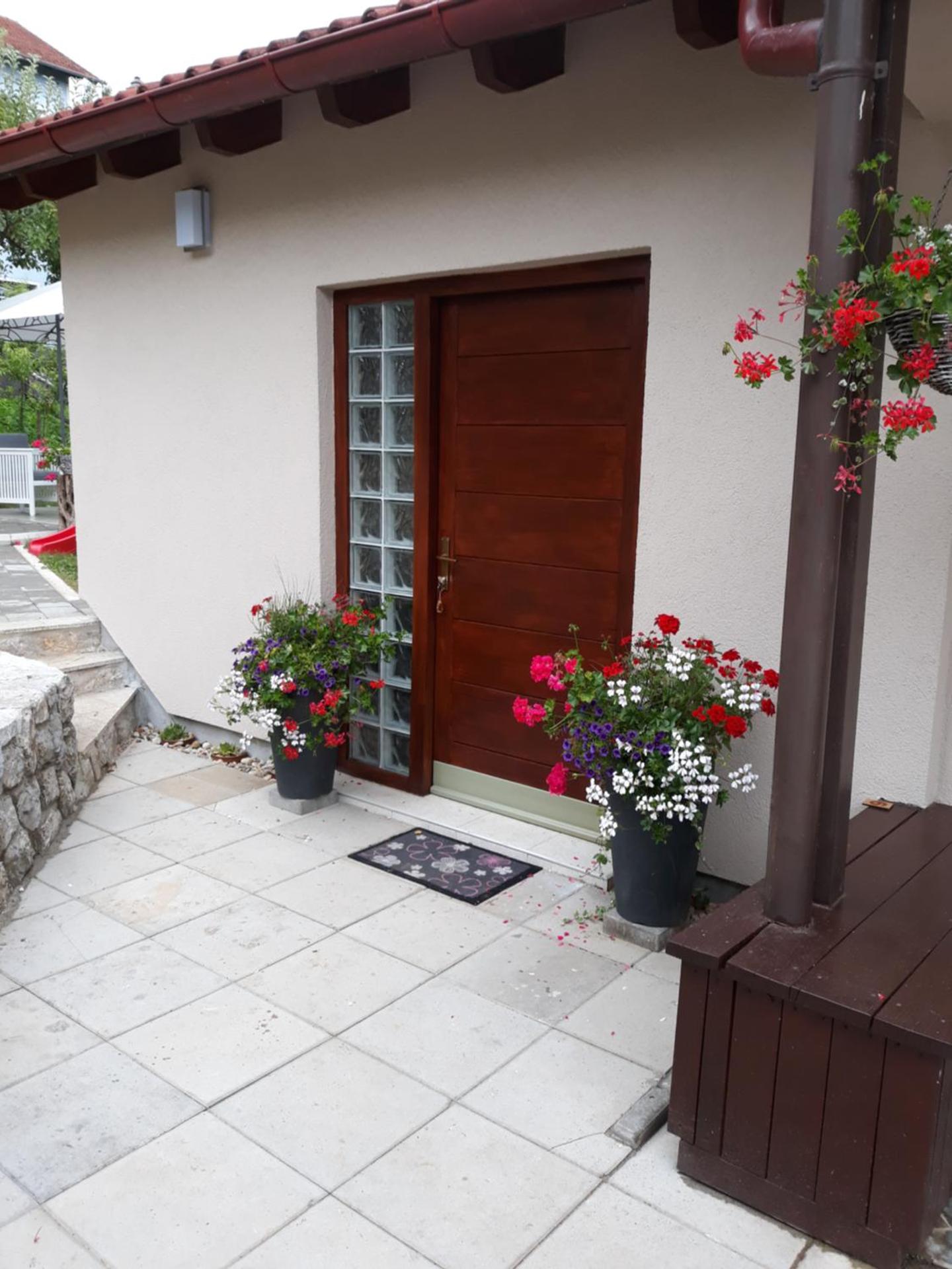 Apartments and Rooms Štefanac