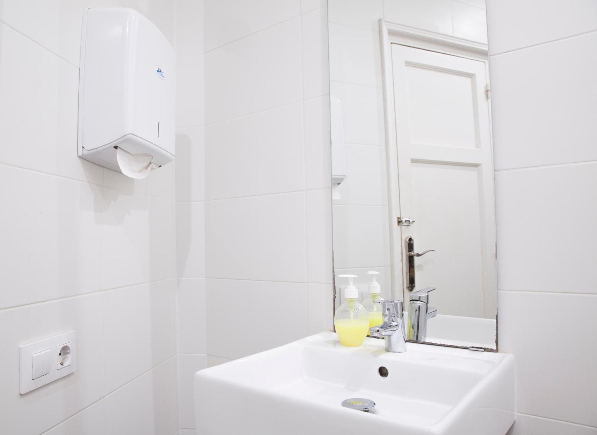 Twin Room with Bunk Beds with Private Bathroom