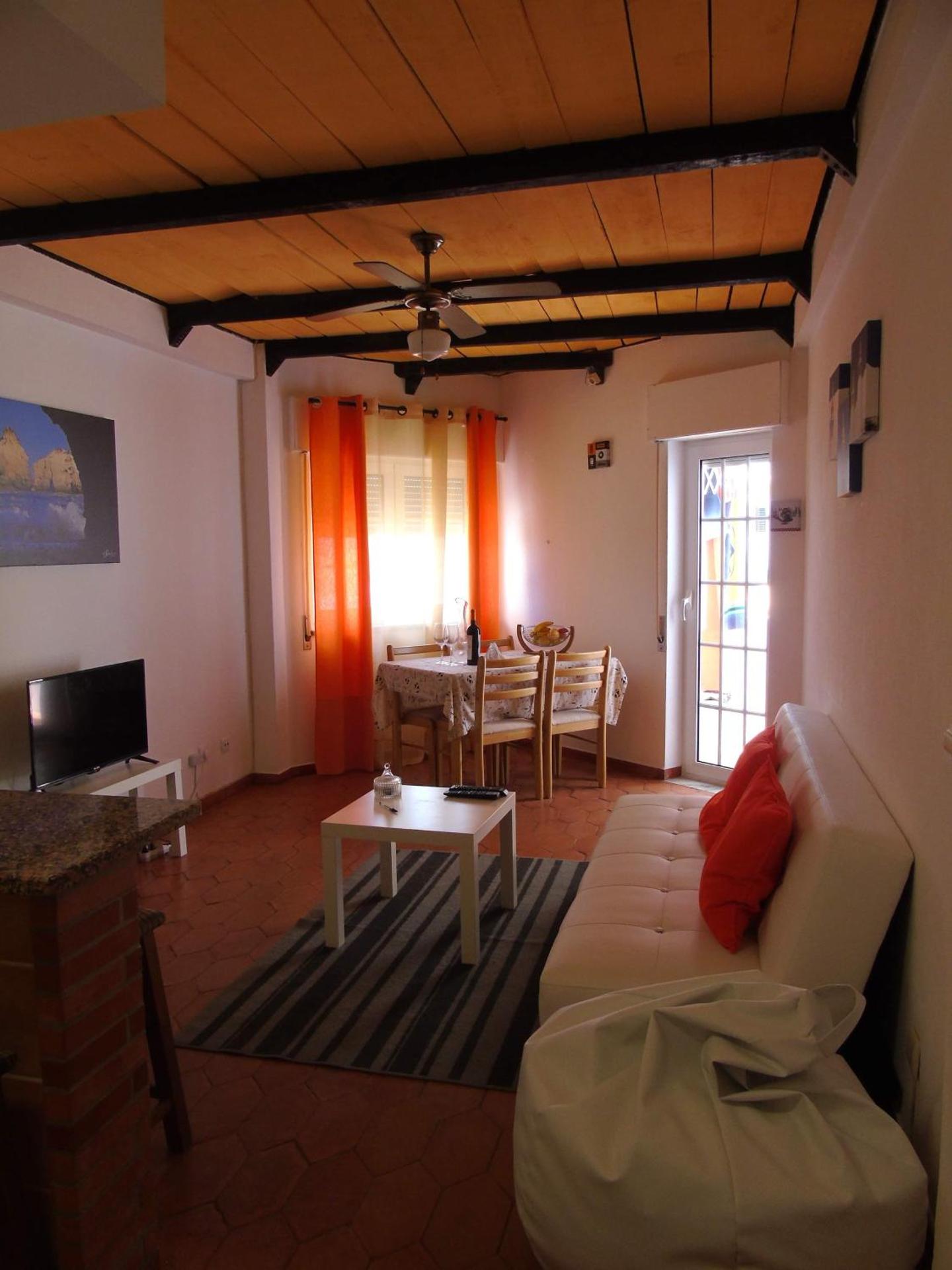 Cantinho Das Estrelas, Luz Lagos