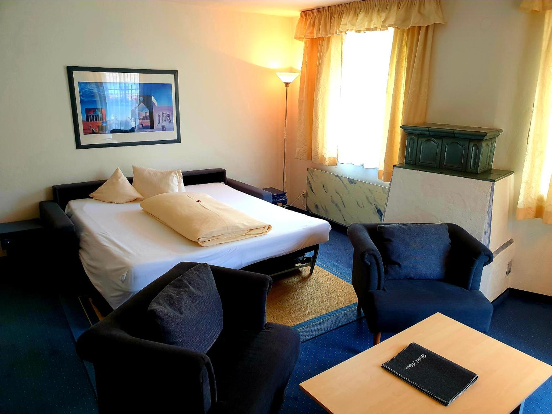 Family Room (2 Adults + 1 Child)